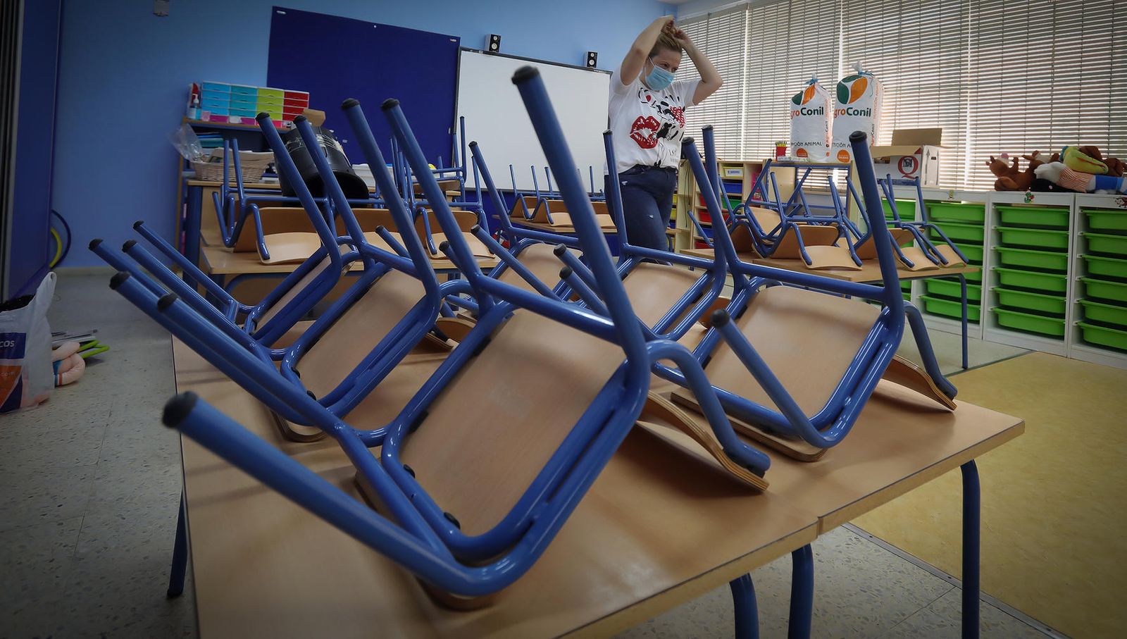 Un aula de un colegio que se ha cerrado