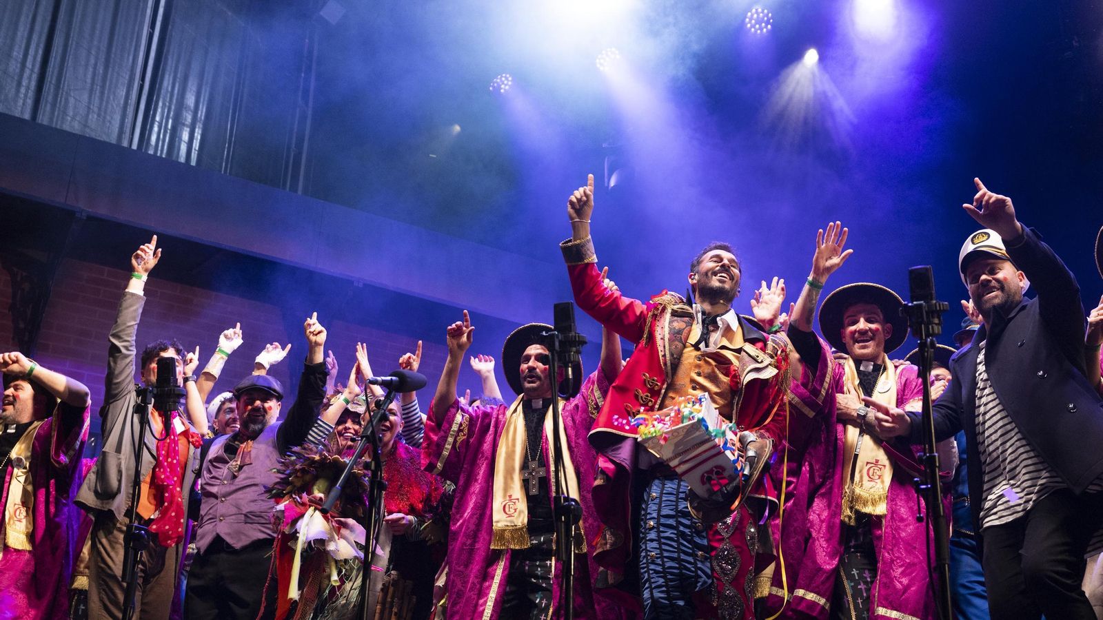 Las imágenes del pregón de Antoñito Molina en el carnaval de Cádiz 2025