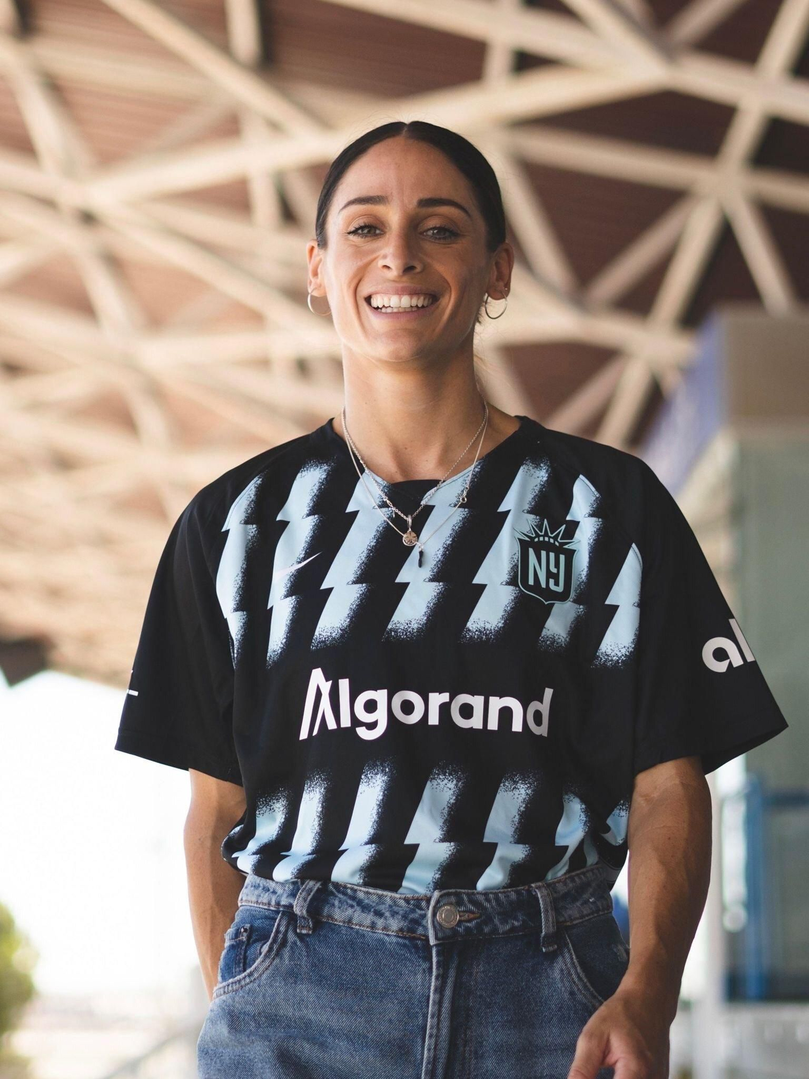 La delantera ya posa con sus nuevos colores, del Gotham FC