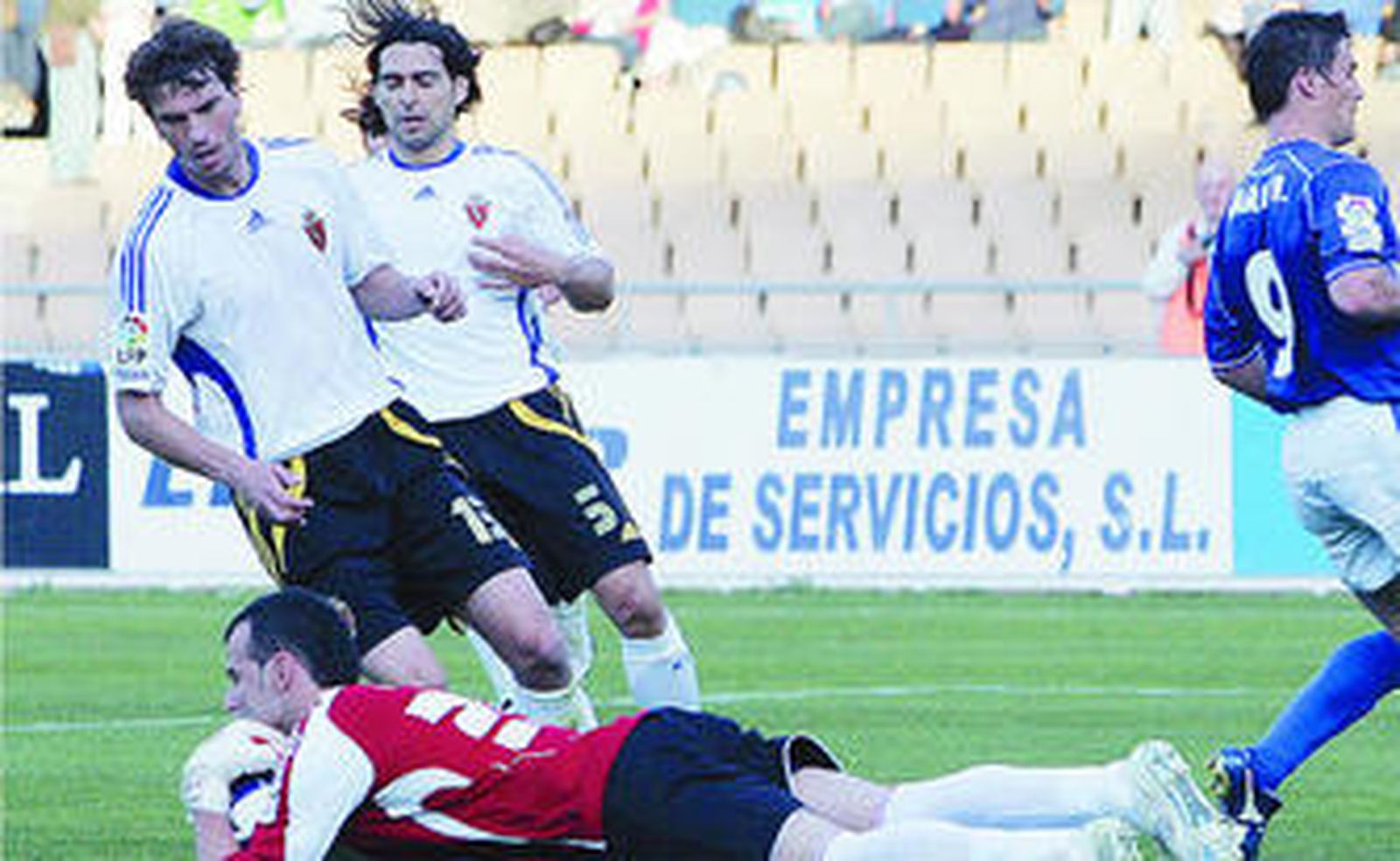 Doblas, Pavón y Ayala, puntales de la defensa zaragocista.