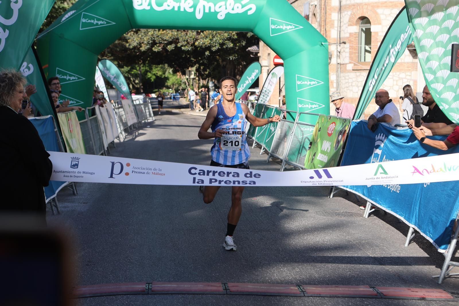 Búscate en las fotos de la Carrera de la Prensa de Málaga 2023