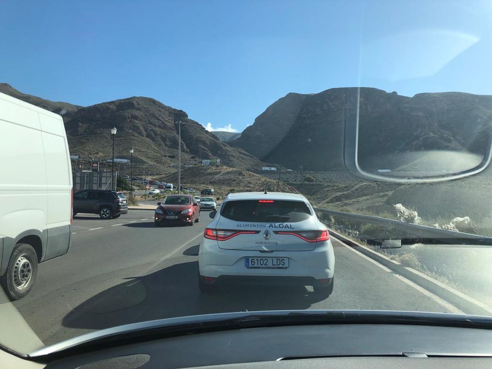 Fuertes retenciones en la A7 por un accidente la salida de Aguadulce sentido Almería
