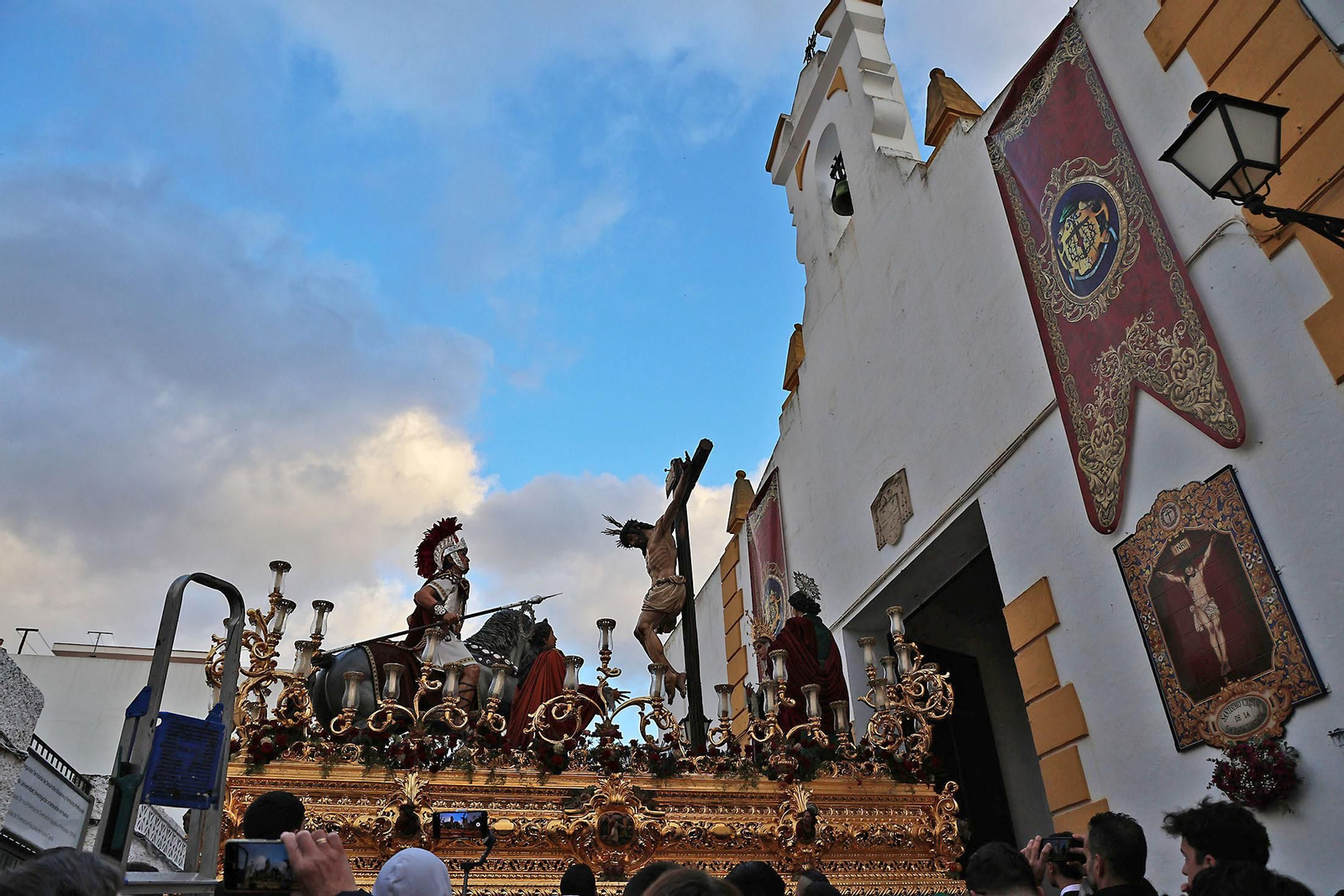 Las mejores imágenes del Martes Santo en Huelva: La Hermandad de La Lanzada