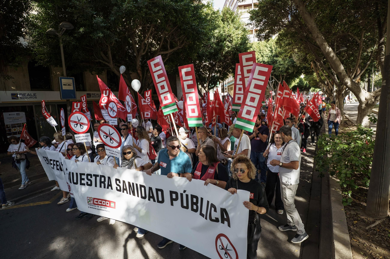 "La sanidad se defiende, gobierne quien gobierne", Almería se lanza a las calles por la sanidad pública