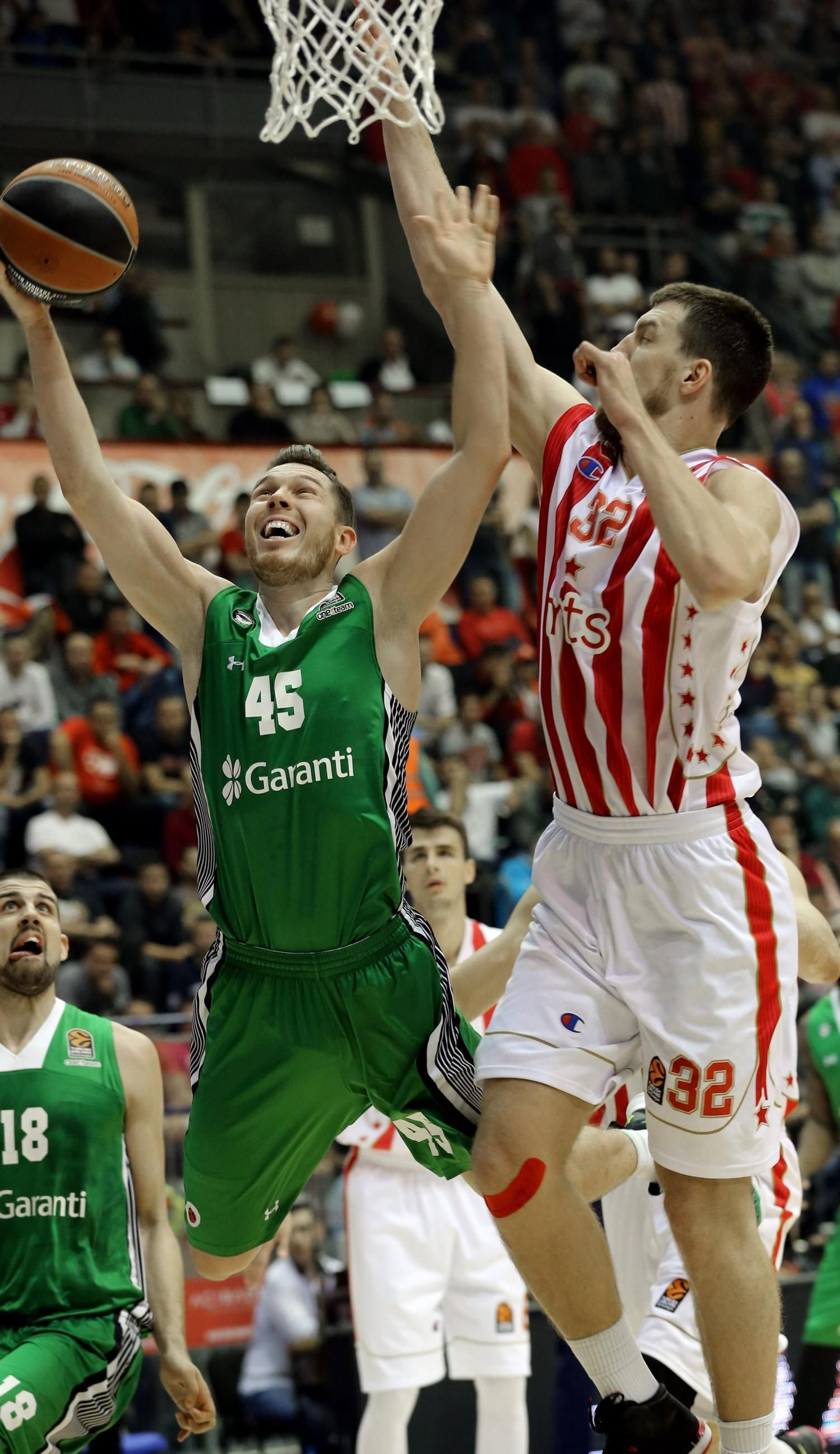 La carrera de Ognjen Kuzmic, en fotos