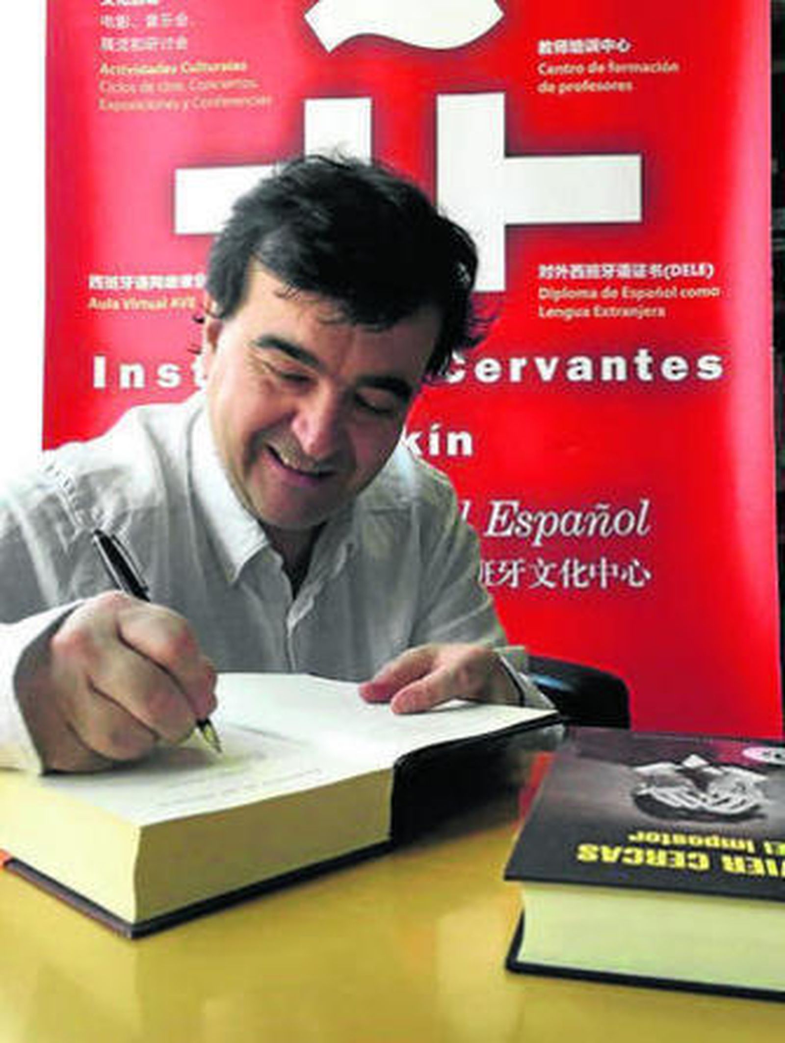 Se realizará un acto de reconocimiento a Javier Cercas.