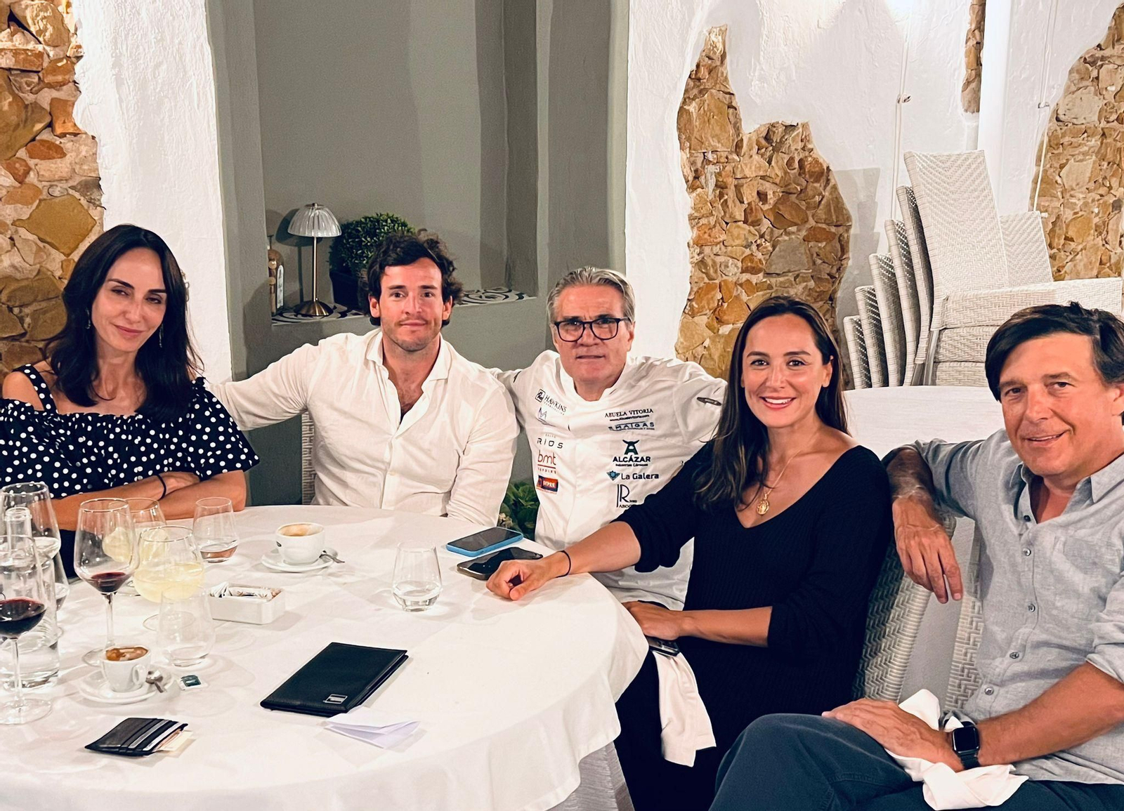 Tamara Falcó, Íñigo Onieva, Luis Miguel Laza, Amparo Corsini y Manuel Falcó, en El Guadarnés.