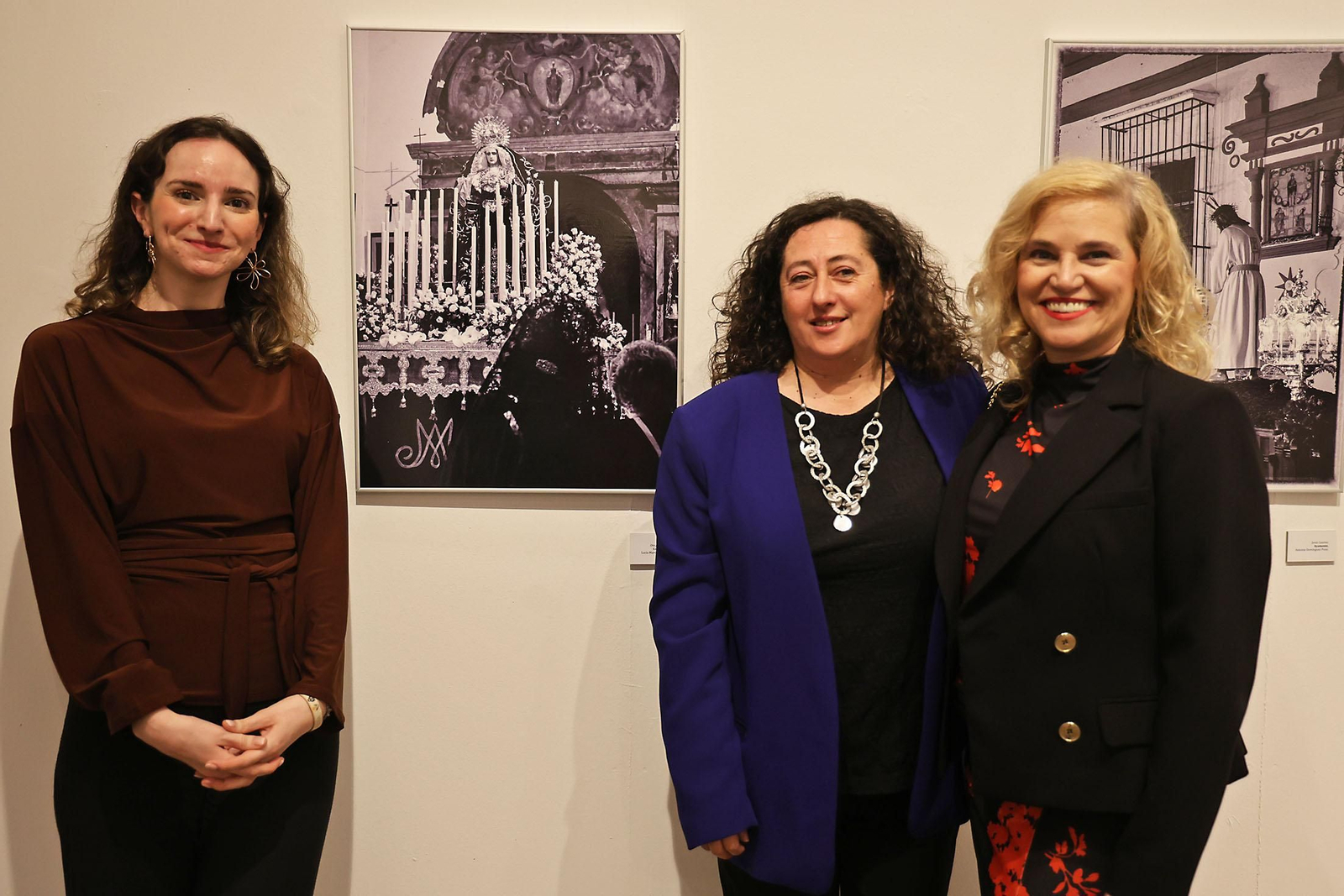 Inauguración de la Exposición de fotografías Huelva, provincia cofrade de Huelva Información en la Diputación de Huelva