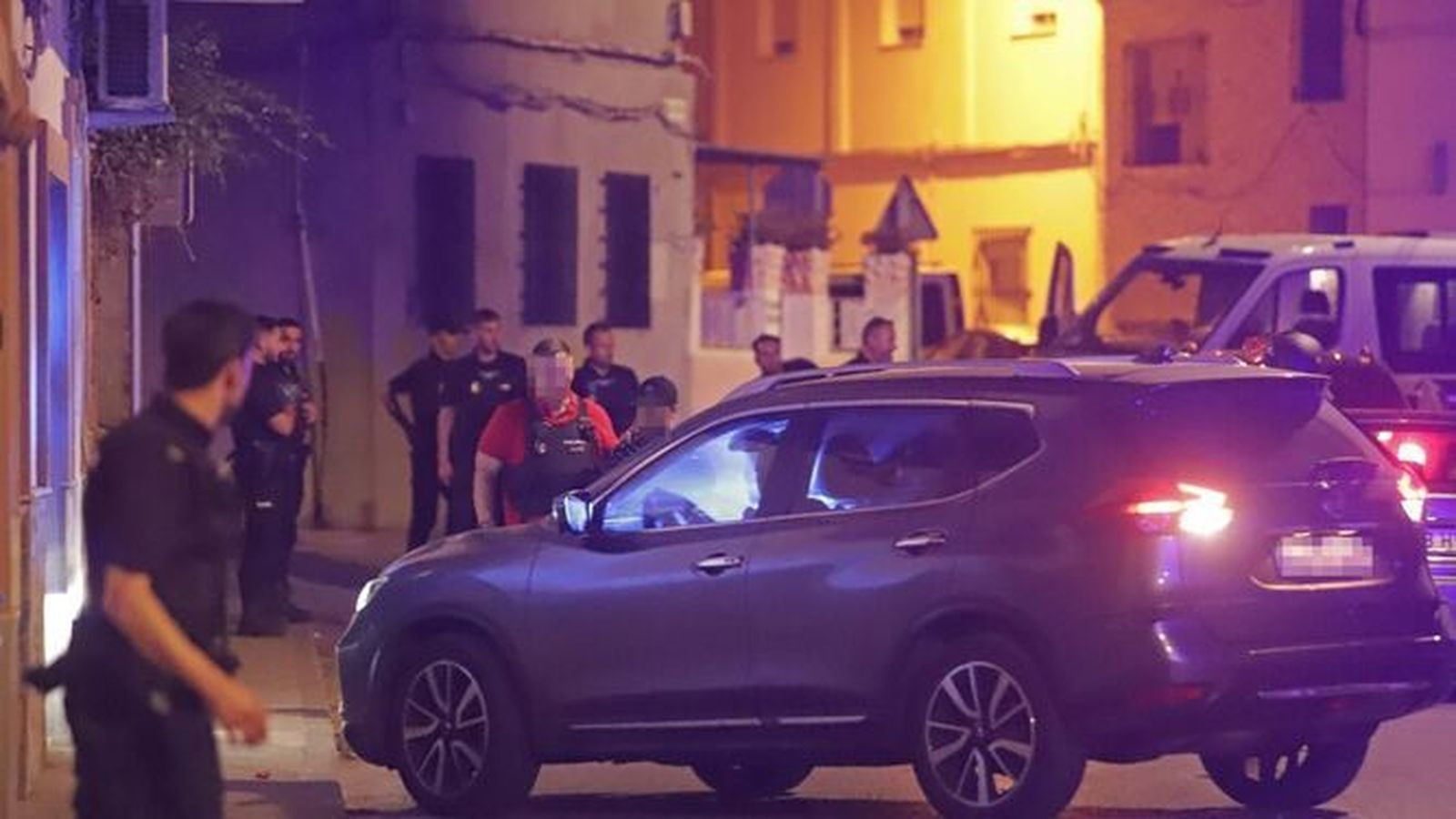 Controles policiales en la barriada de La Piñera, en Algeciras.