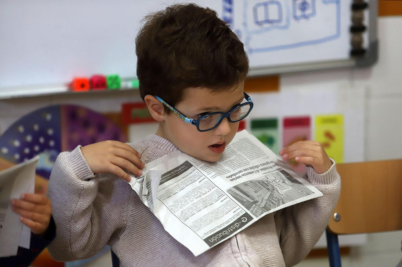 Imágenes de los alumnos de infantil de El Puntal haciendo de periodistas