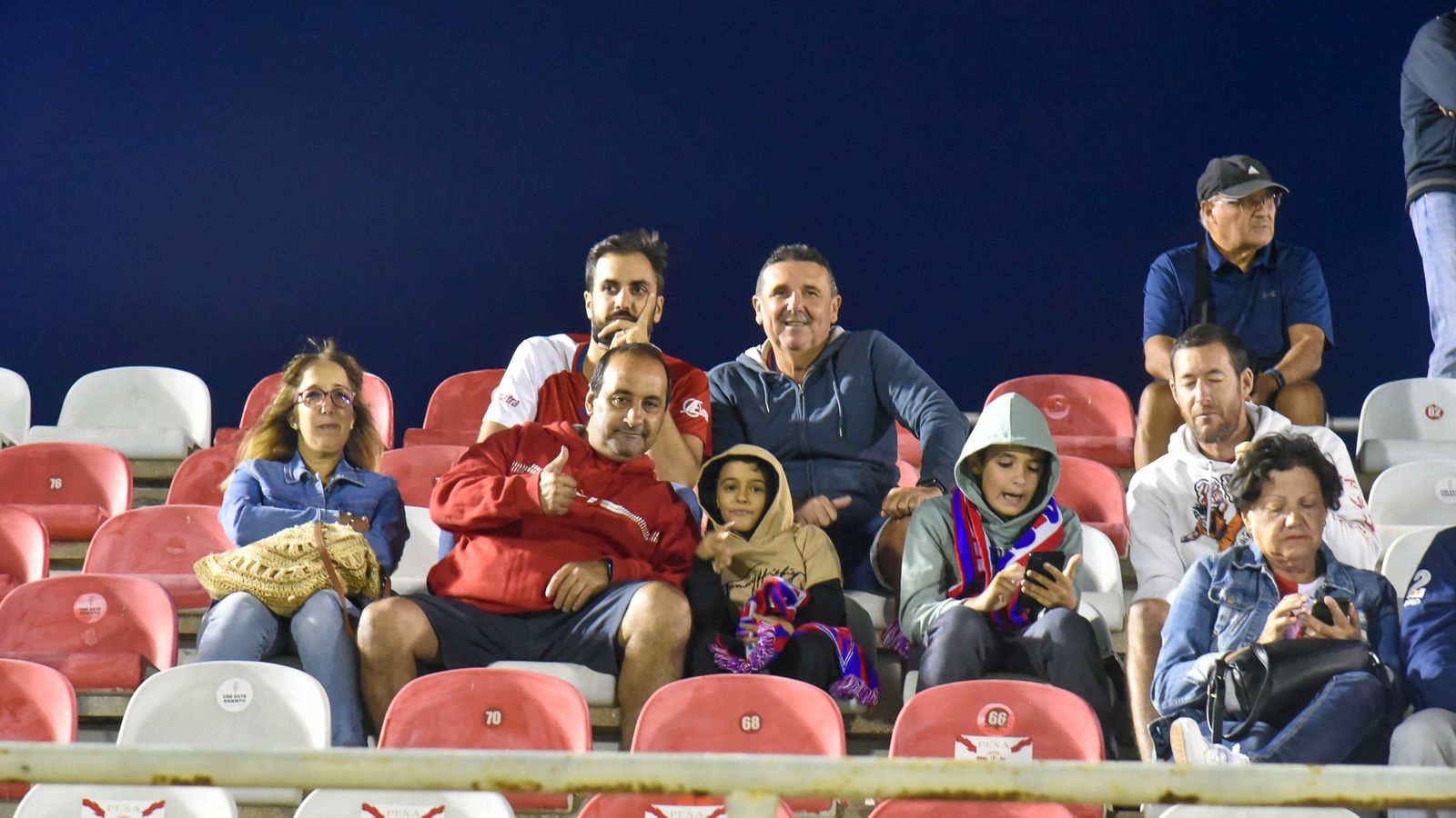 Las fotos del ambiente en el  Algeciras CF - San Fernando CD de la primera jornada.