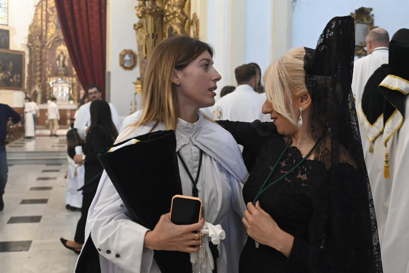 Lágrimas por la suspensión de la procesión de la Esperanza en este Domingo de Ramos, en imágenes