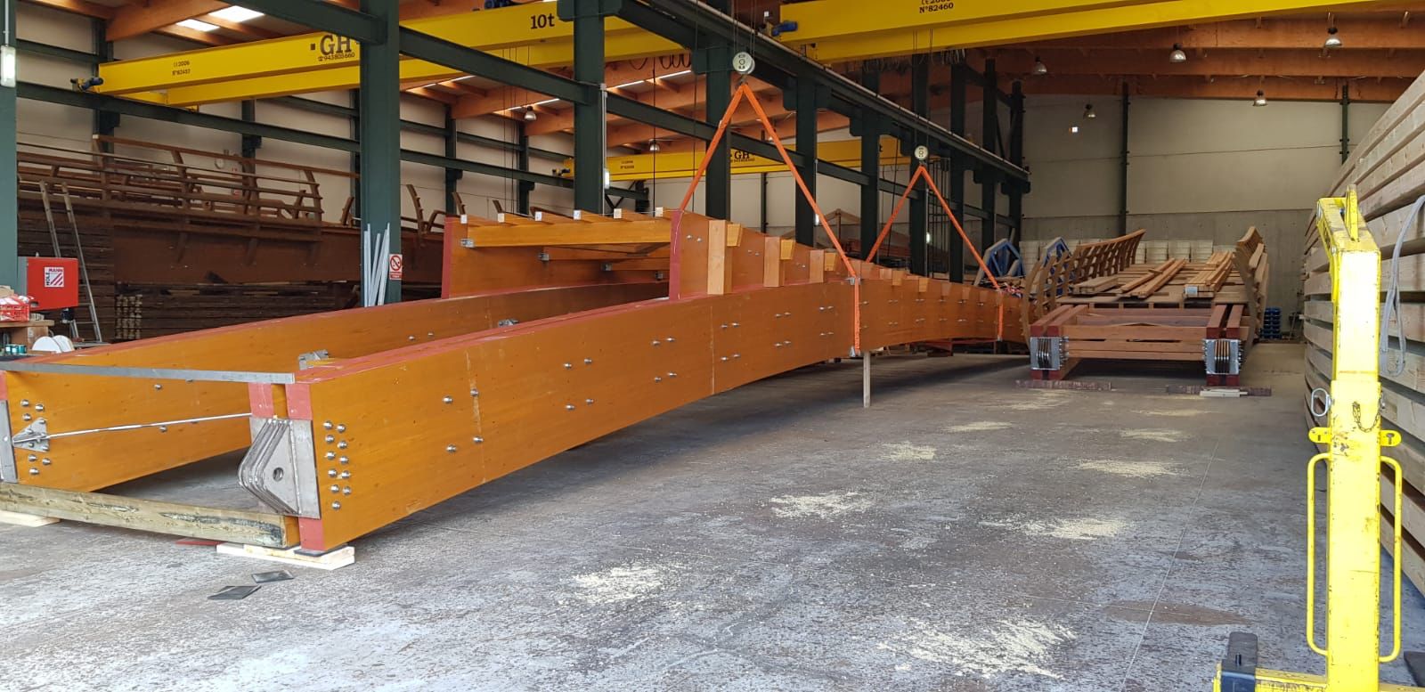 Pasarela de madera sobre el río Guadalhorce