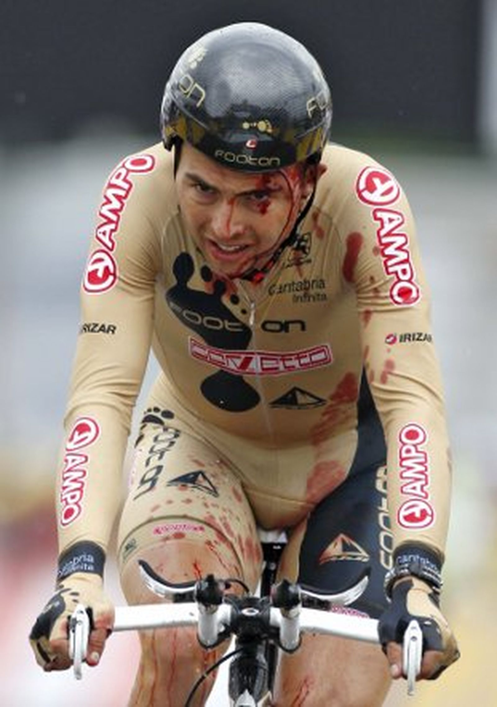 Petacchi gana una primera etapa marcada por un accidentado final