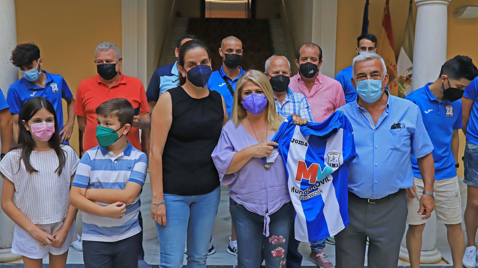 La alcaldesa recibe al Jerez Industrial por su ascenso a División de Honor