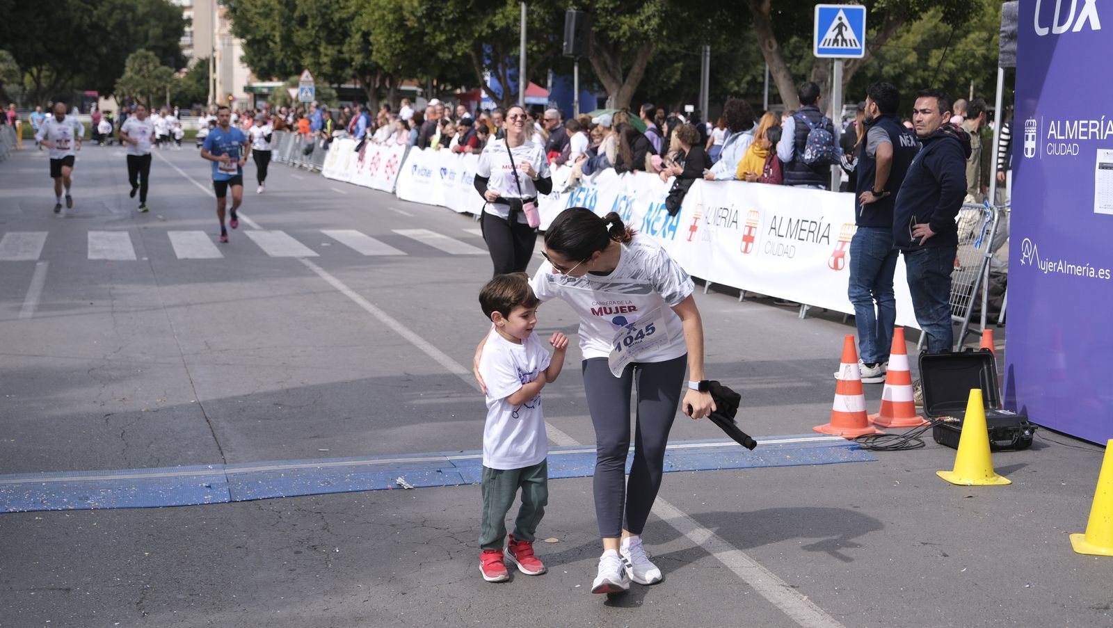 Imágenes de la Carrera de la Mujer 2023 en Almería