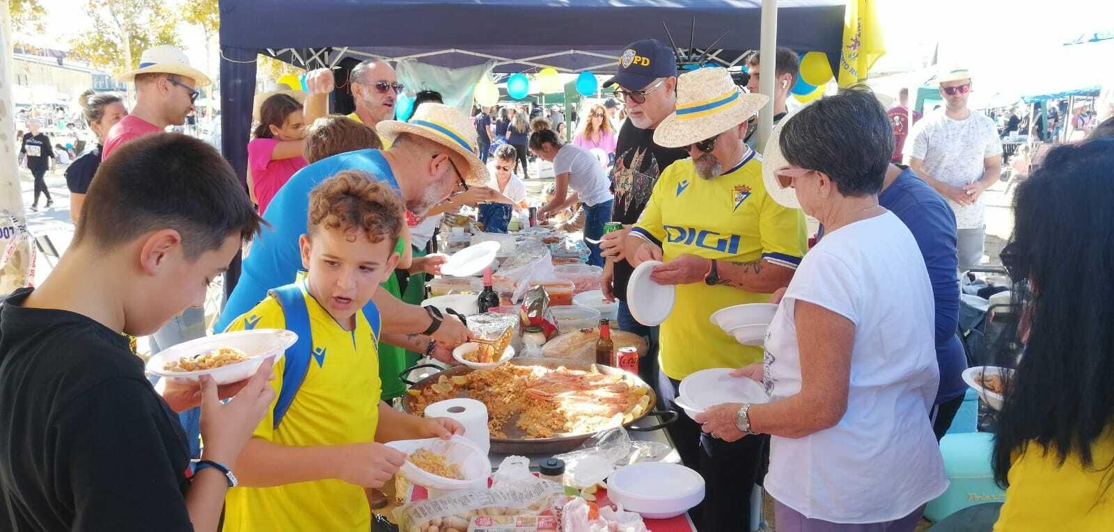 Búscate en el concurso de paellas de Puerto Real