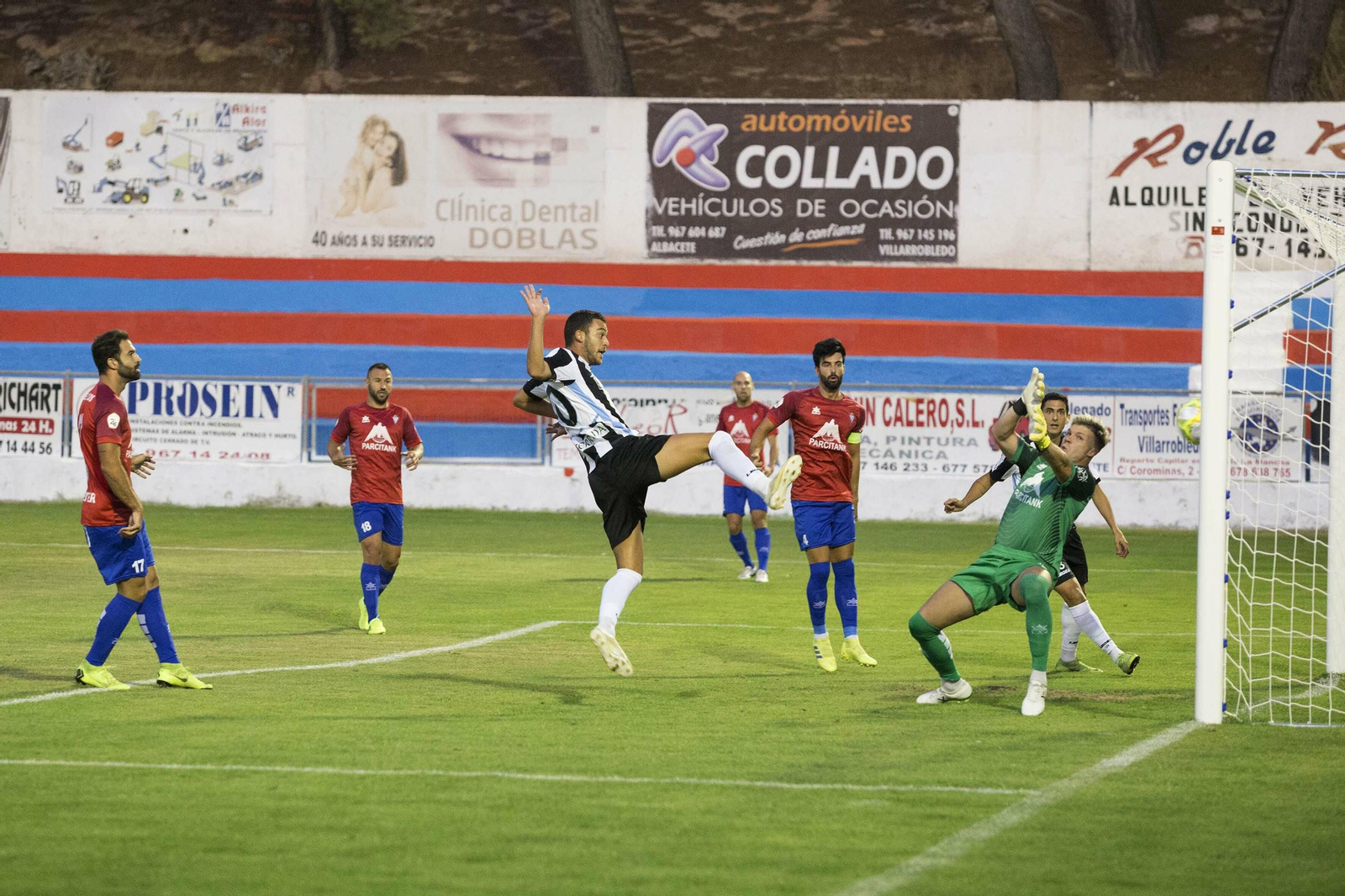 Luis Alcalde, en el momento de anotar el 0-1