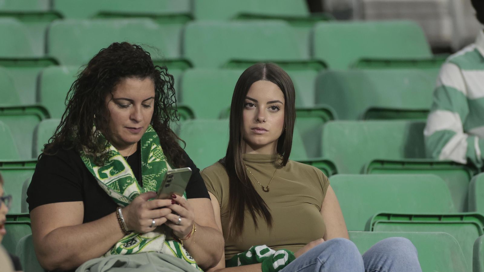 Búscate en las fotos del Betis-Copenhague