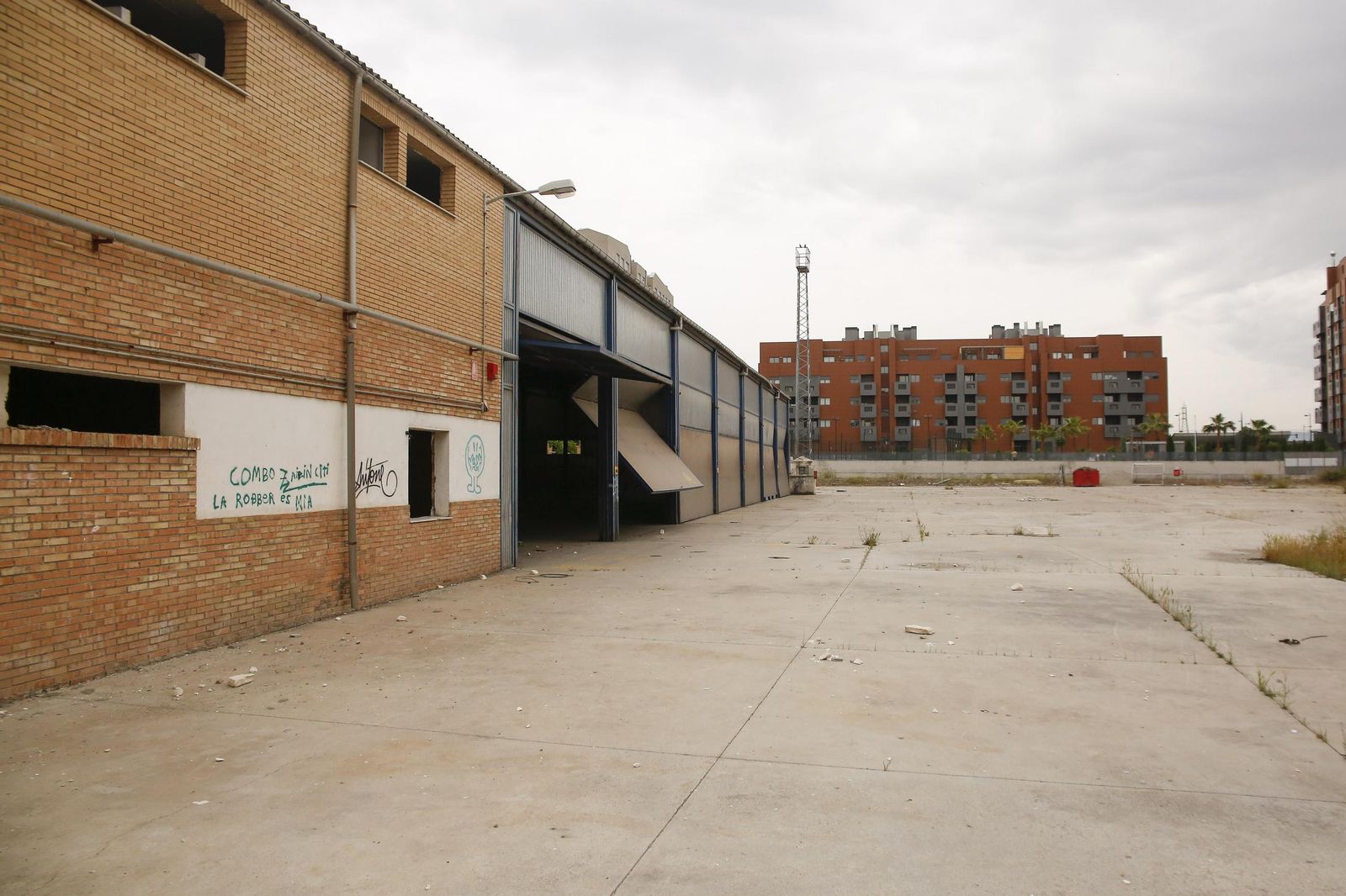 Antiguas cocheras de la Rober en el Zaidín.