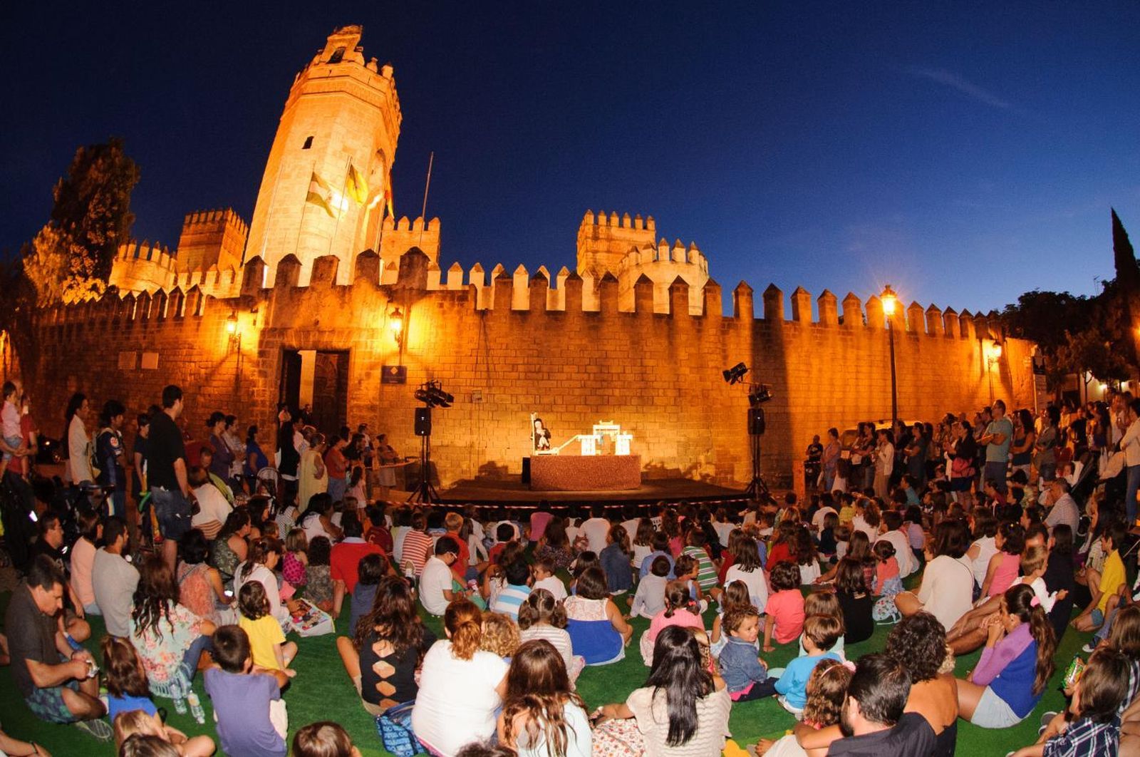 La Plaza del Castillo acoge la Muestra de Títeres ‘Los Cristobitas’.