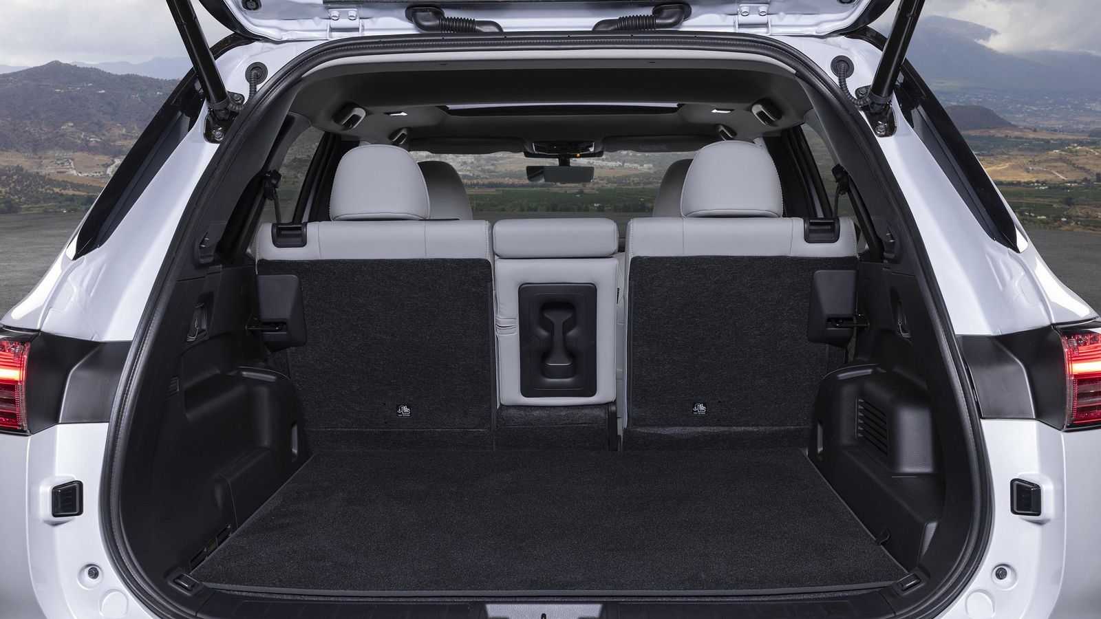 Las mejores cualidades de su maletero son la anchura y profundidad con la que cuenta, por delante de la altura hasta el ocultaequipajes.