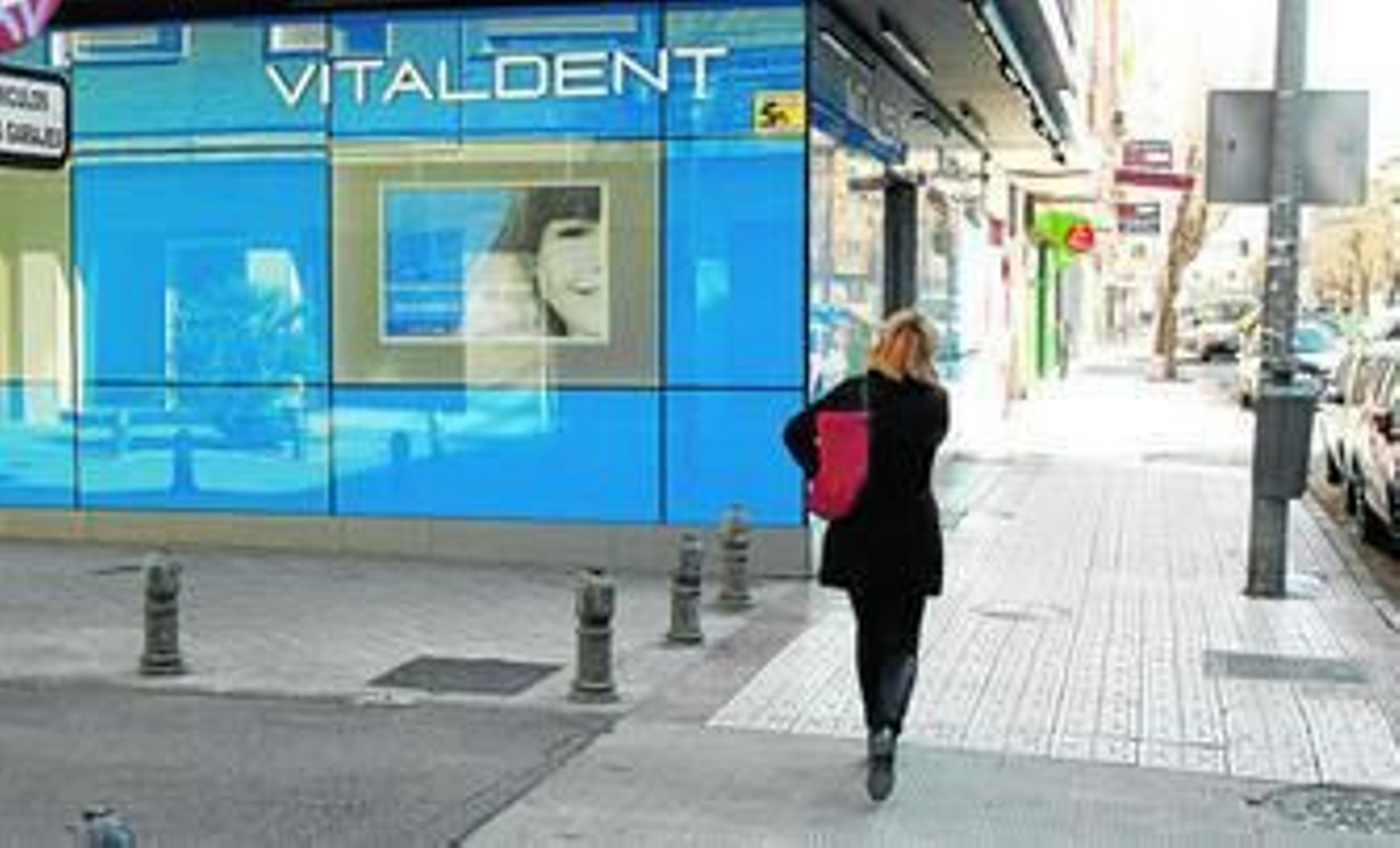 Imagen de la franquicia de Vitaldent en calle Arabial, que ayer funcionaba con normalidad.