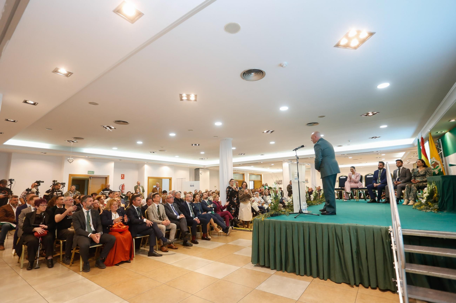 Fotos de la entrega de los reconocimientos por el Día de Andalucía en Los Barrios