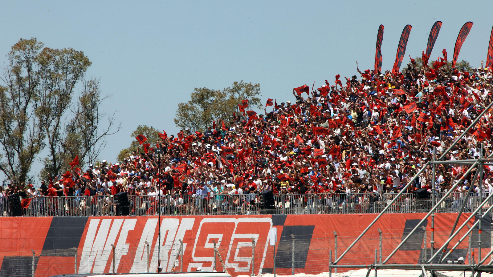 Imágenes del gran ambiente el domingo de carreras MotoGP en el Circuito de Jerez