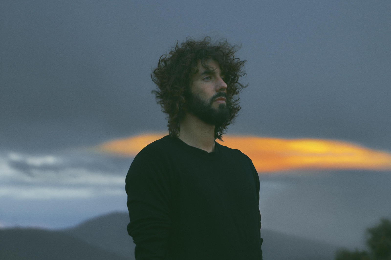 Mikel Izal es uno de los artistas más apoyados y destacados de la música nacional.