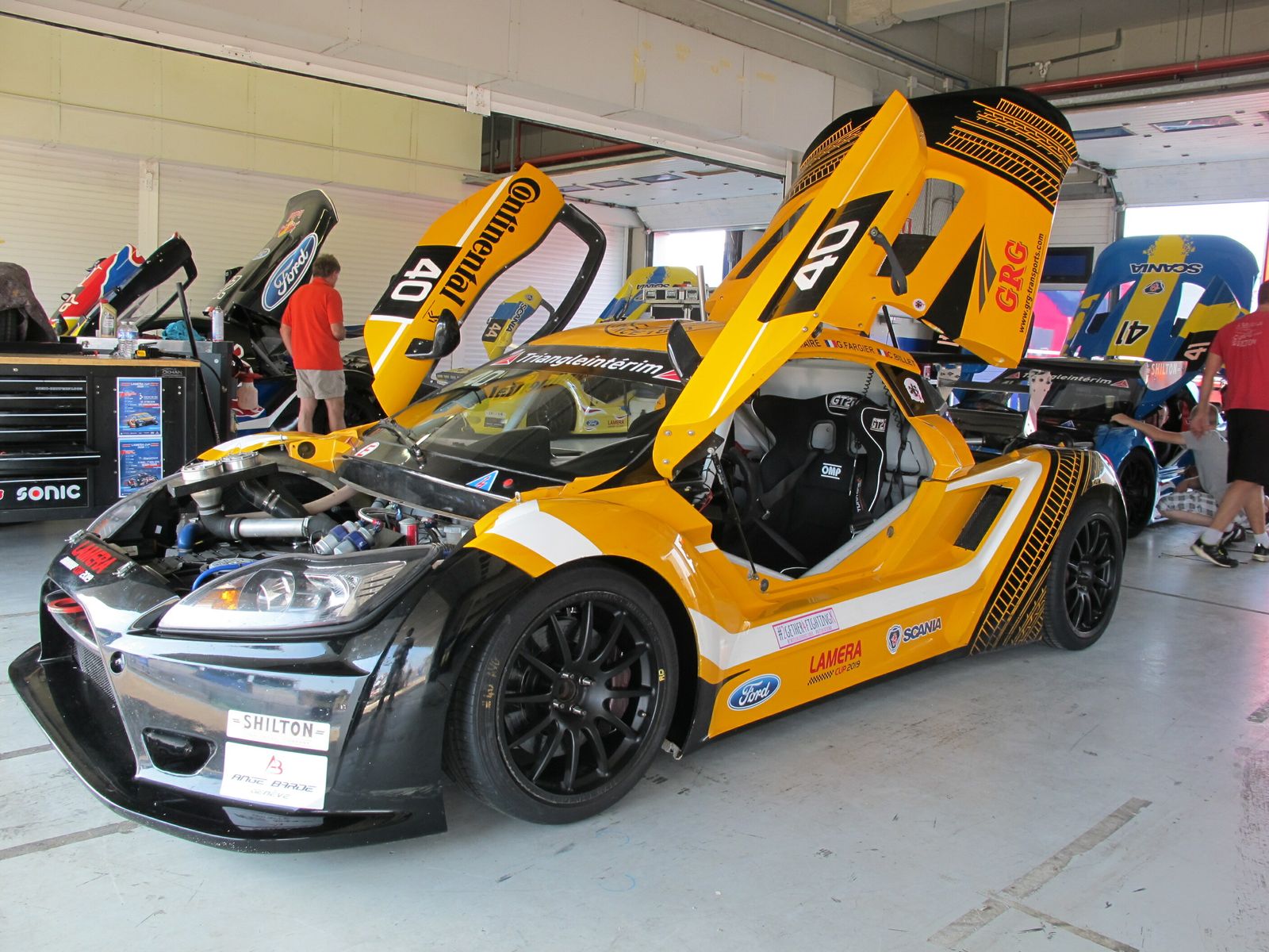 Los aficionados tienen acceso libre al trazado para presenciar la primera carrera de resistencia en la historia del Circuito.