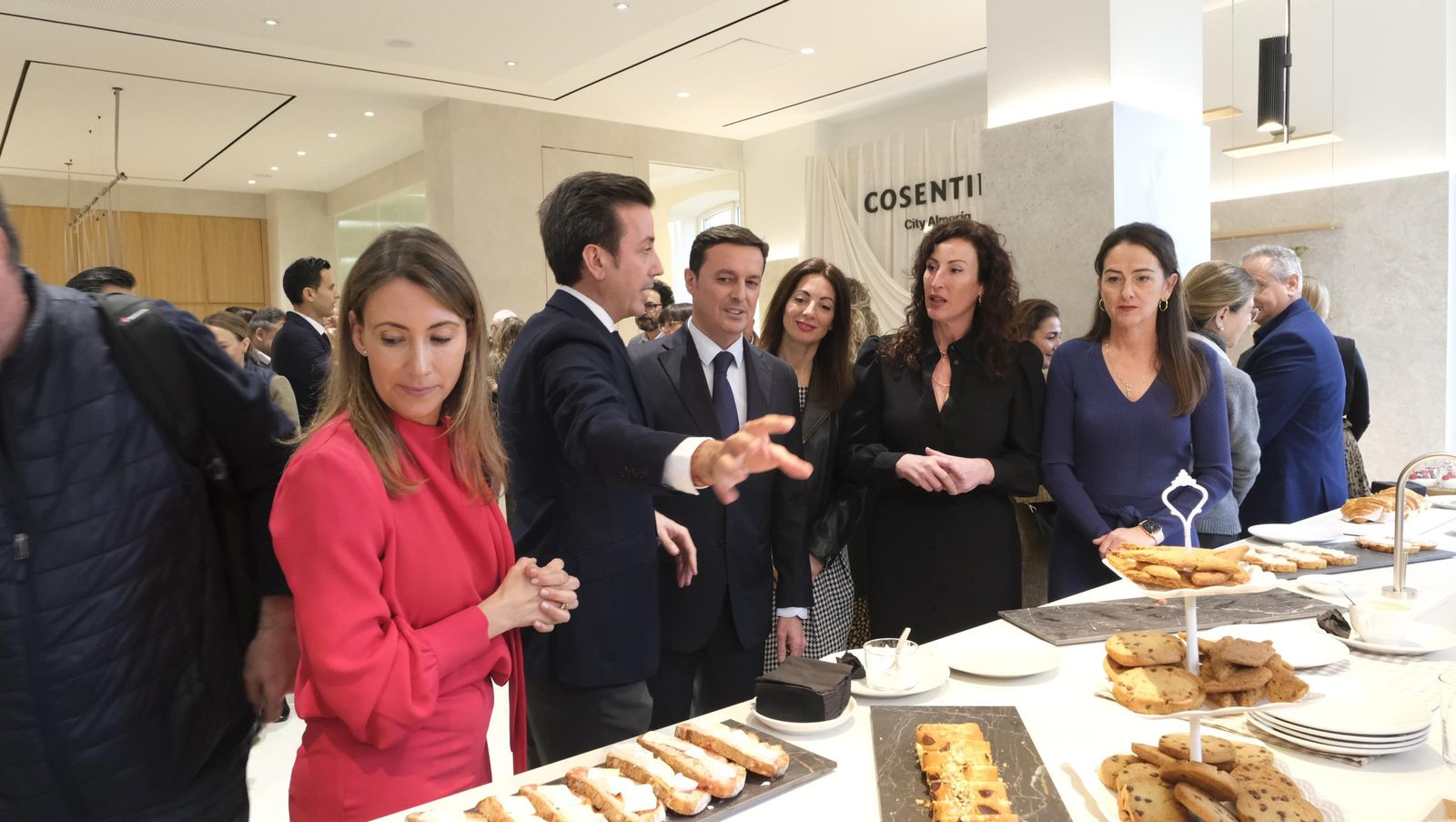 Cosentino City llega al Paseo de Almería , en imágenes