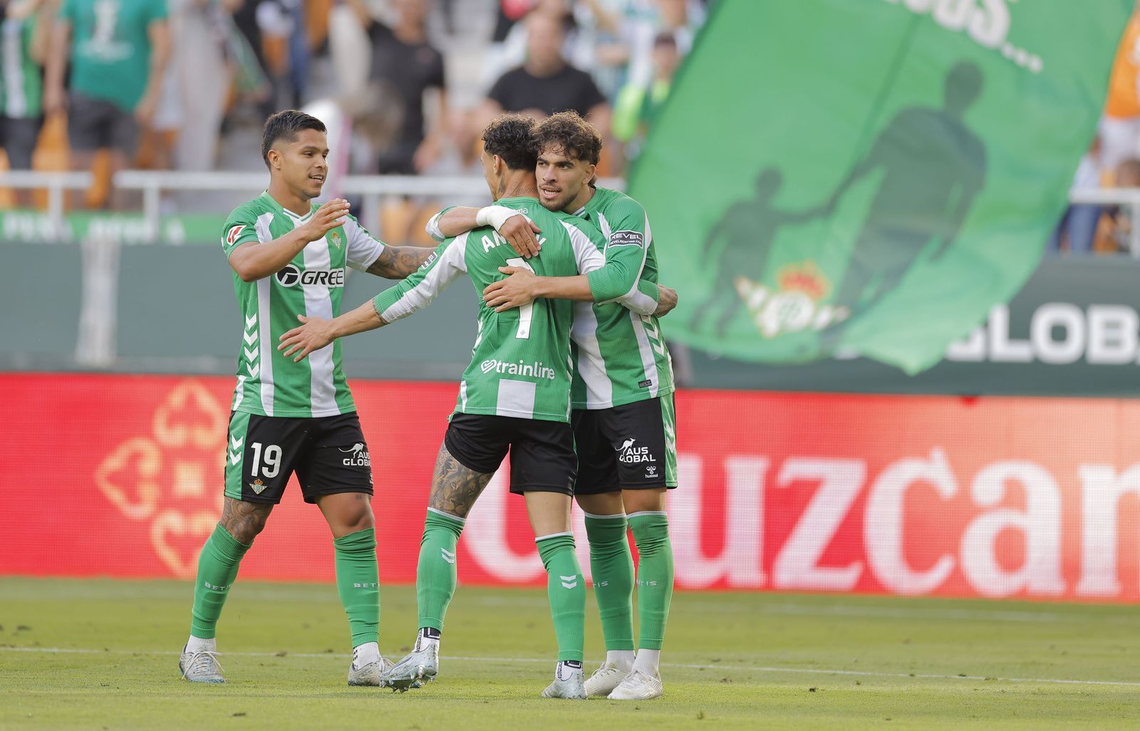 El Betis depende de sí mismo para jugar la Champions; la plaza extra se ...