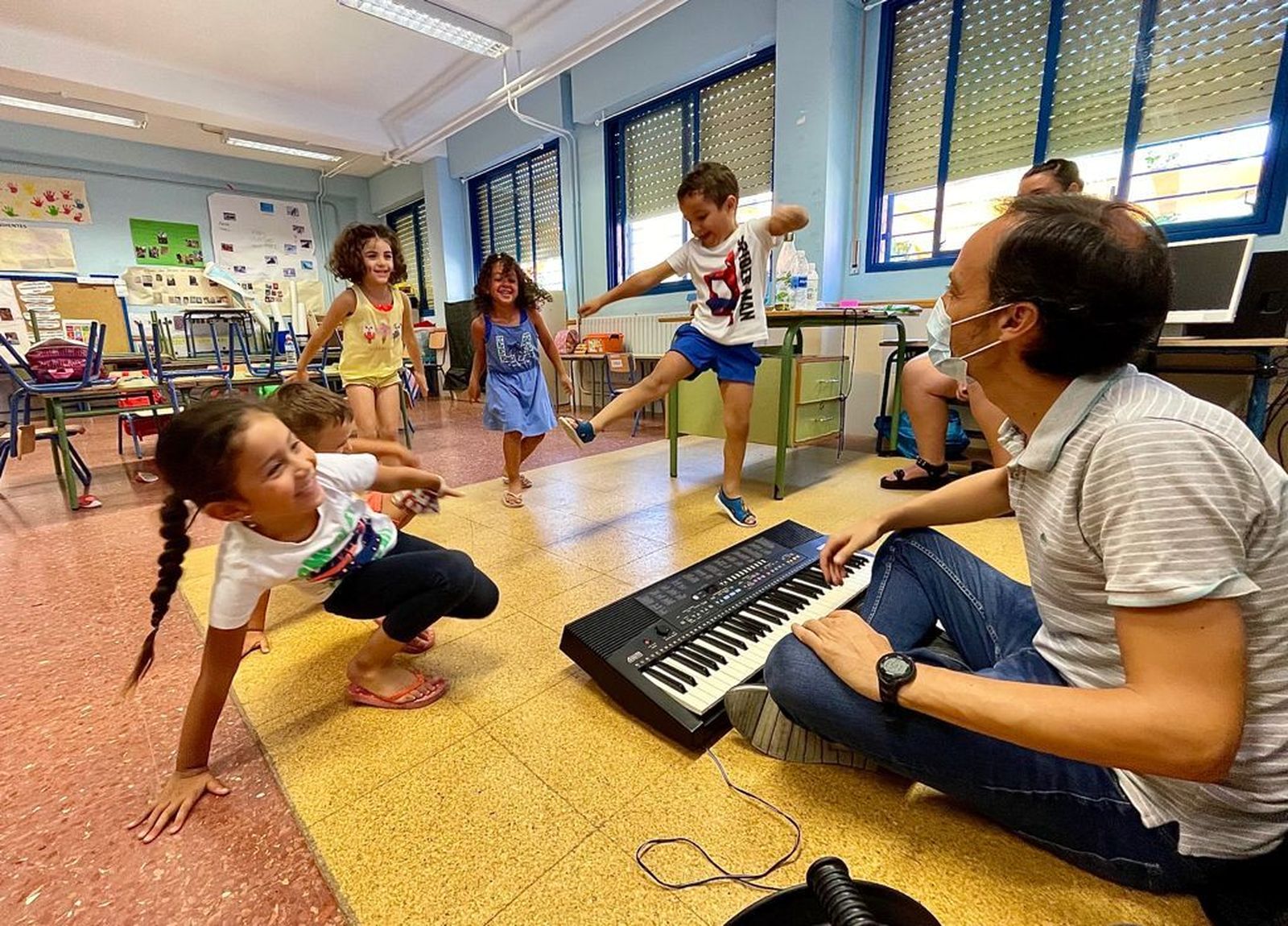 Comienza el taller de música de la Fundación Barenboim-Said en las Escuelas de Verano del Polígono Sur.
