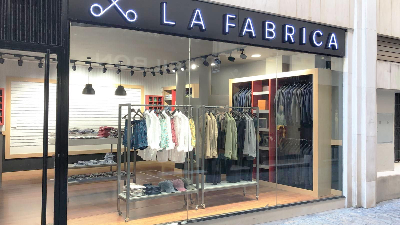 Escaparate de La Fábrica 2012, en el número 10 de la calle Muñoz Olivé.