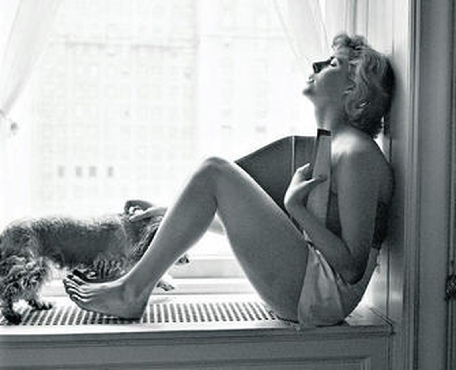 'Betsy von Fürstenberg leyendo un guión en el alféizar de la ventana', una de las obras seleccionadas.