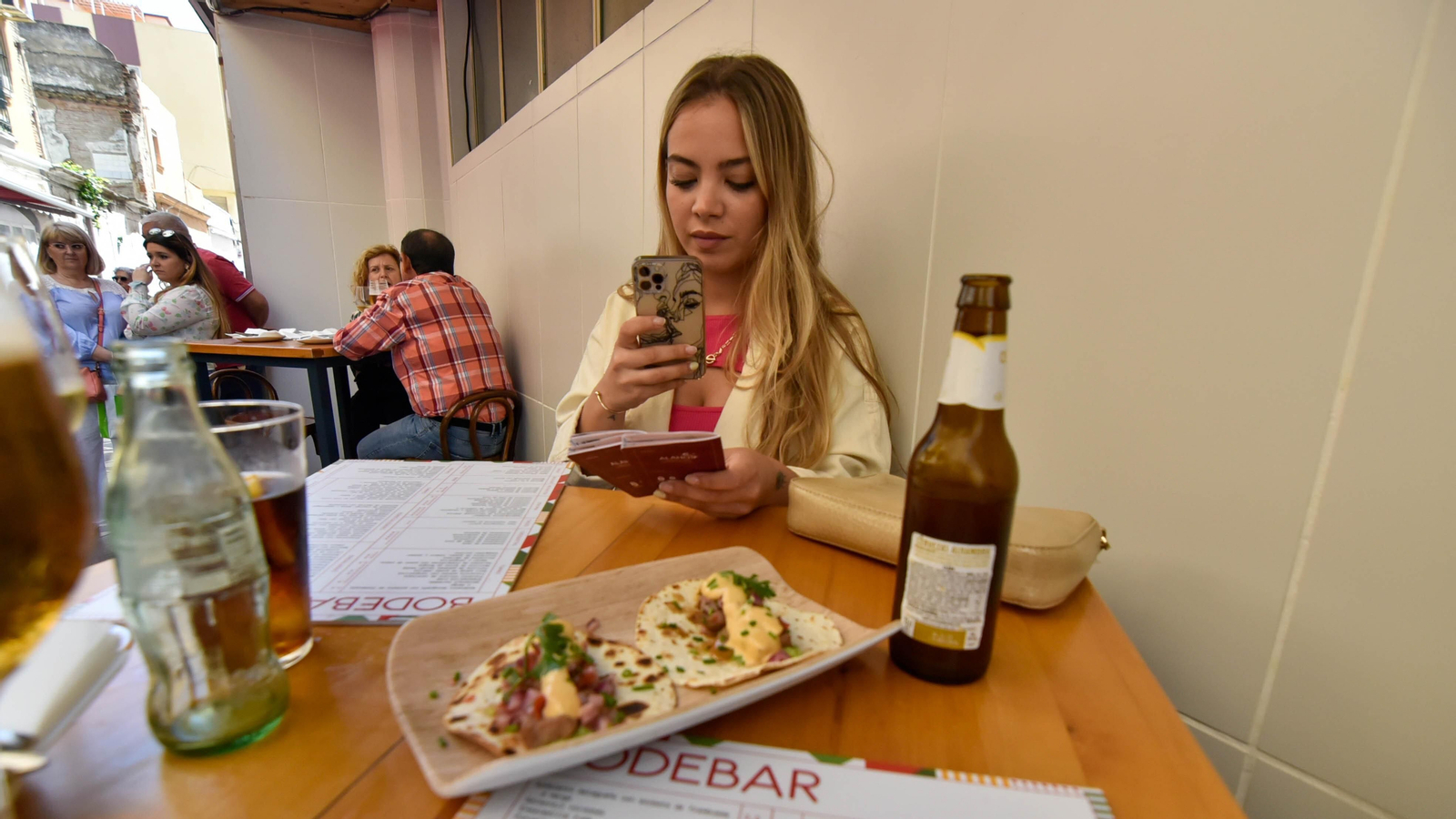 Fotos del ambiente en la Ruta del Atún de La Línea