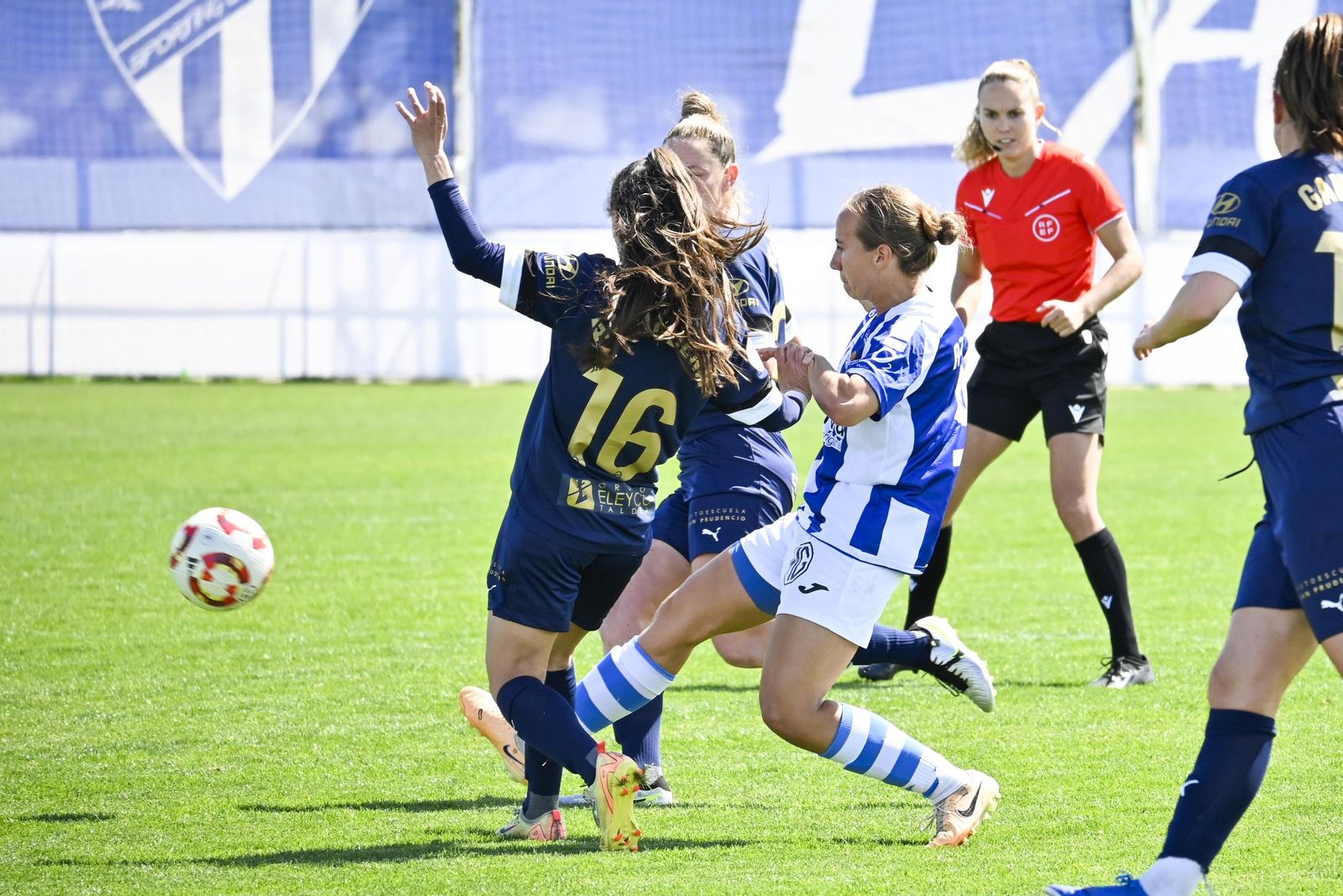 Imágenes del partido entre el Sporting de Huelva y el Alavés Fem