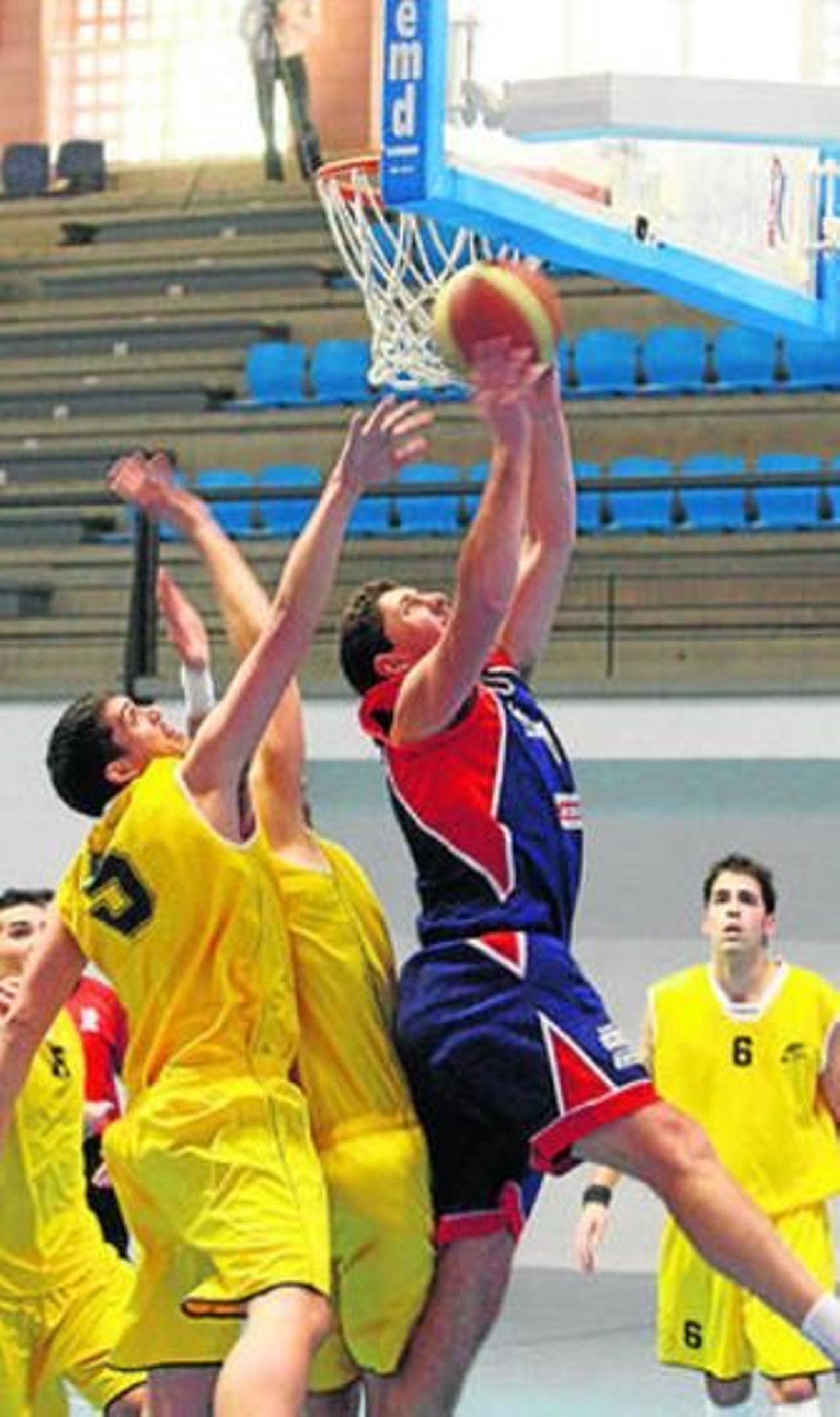 El Cash Lepe derrota al Aljaraque