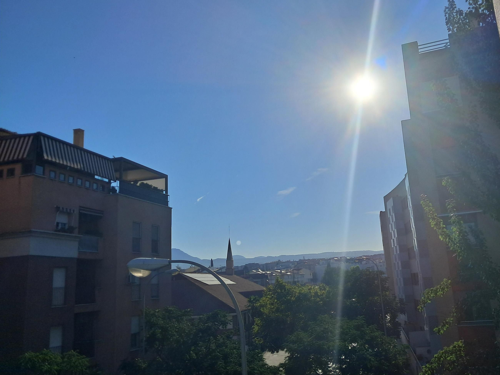 El sol apretará hoy con fuerza en muchos puntos de la provincia de Granada
