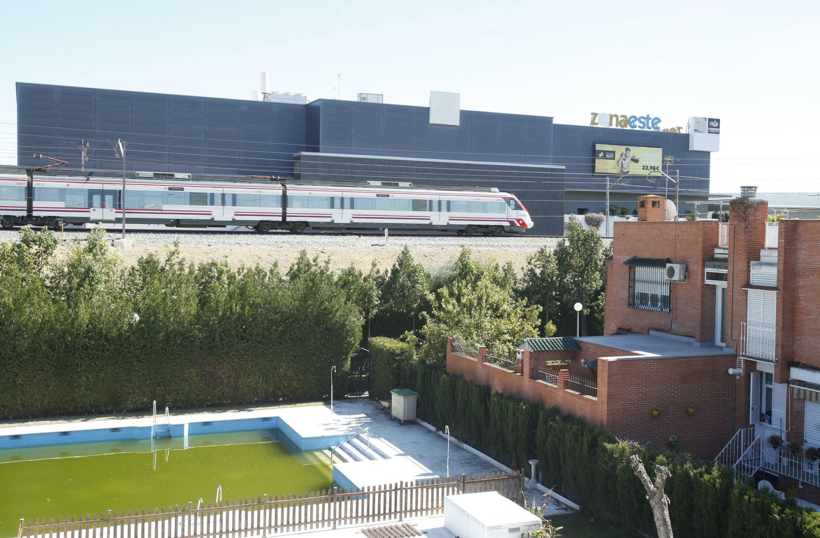 Los ruidos no dejan vivir en paz a los vecinos de Sevilla Este