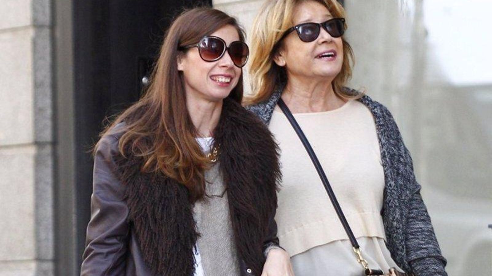 Mila con Alba, su hija.