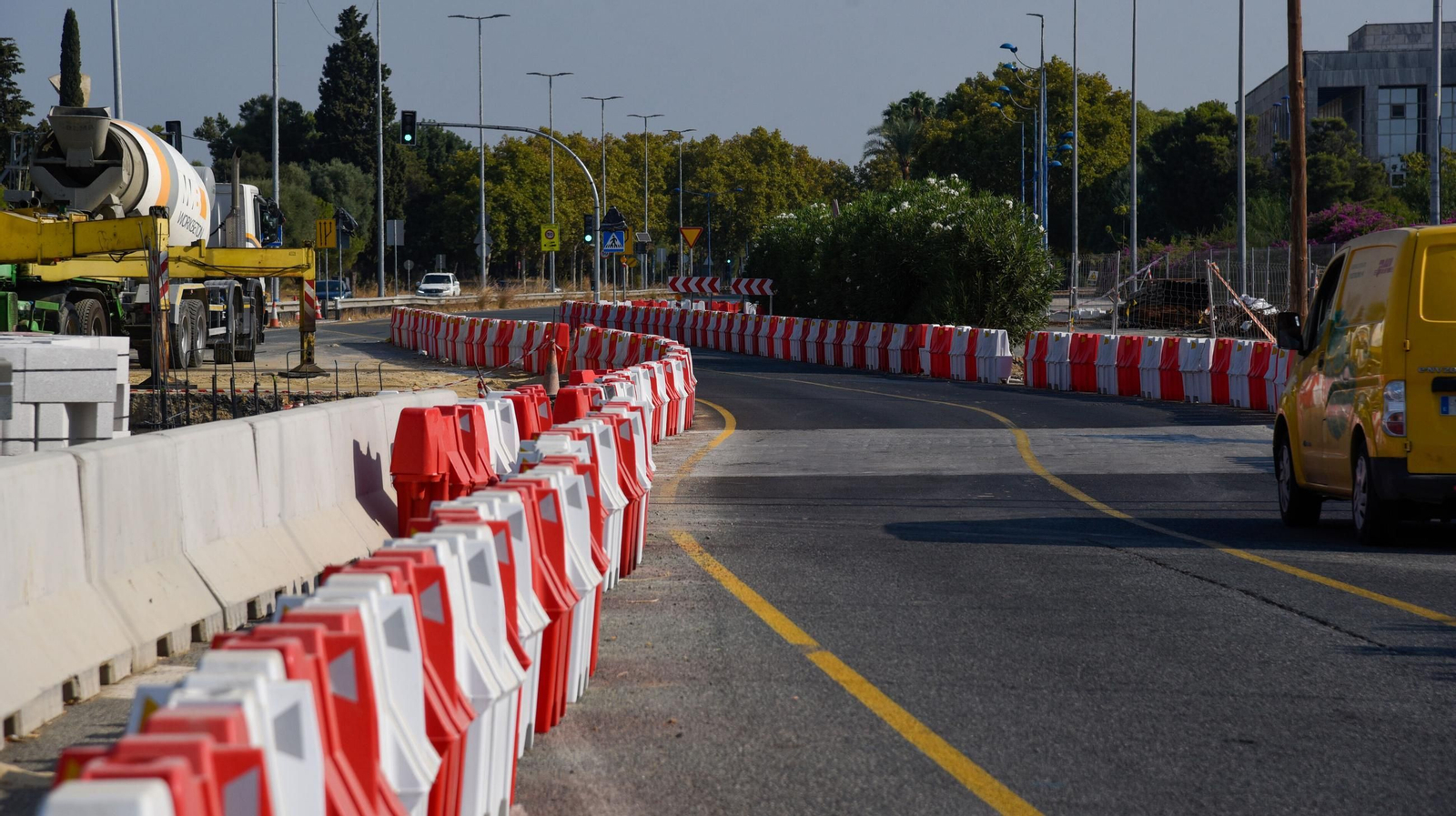 Estas son las obras del carril Bus VAO Sevilla-Salteras que afectan a la avenida Carlos III de la Cartuja