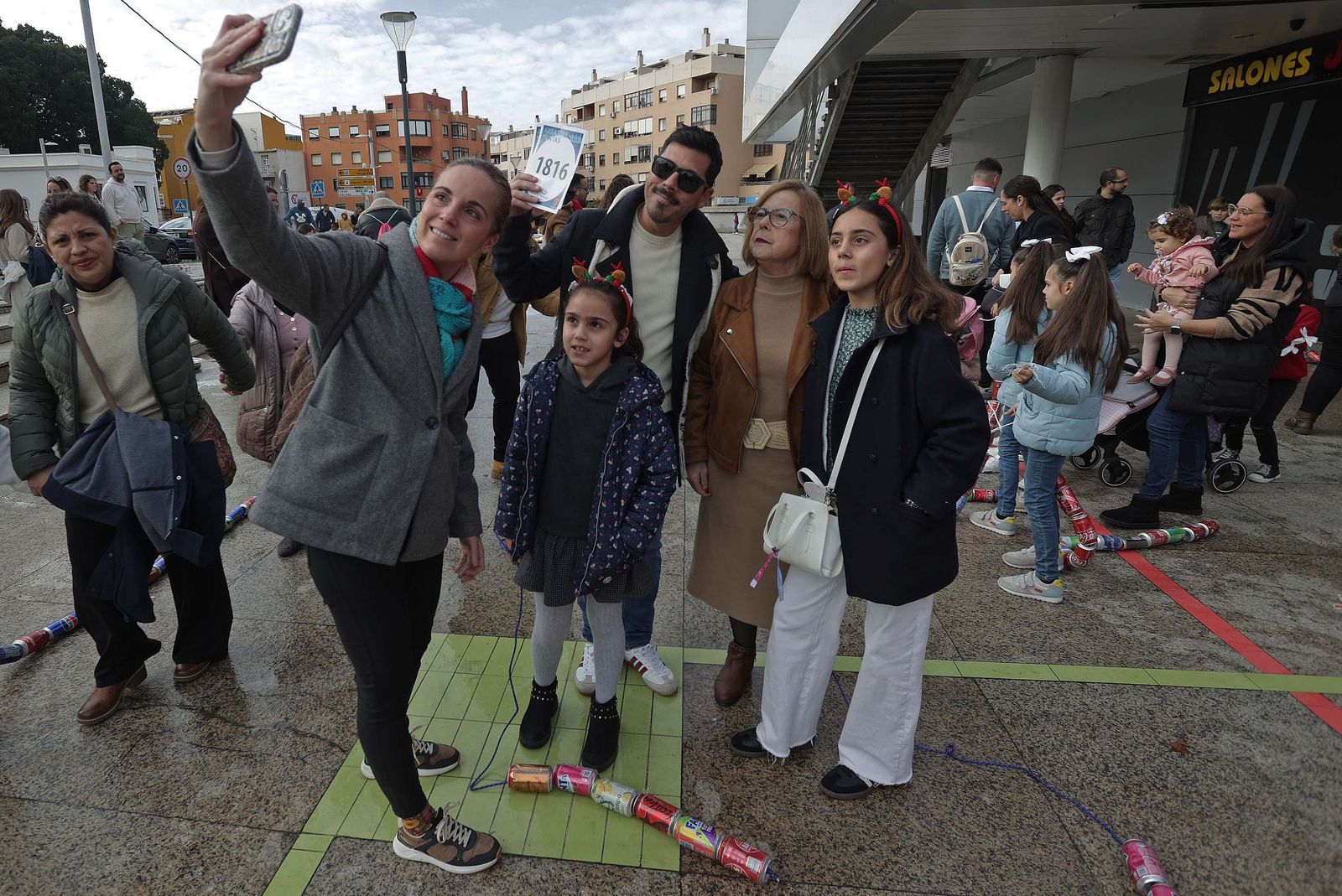 Búscate en el multitudinario arrastre de latas 2026 en Algeciras