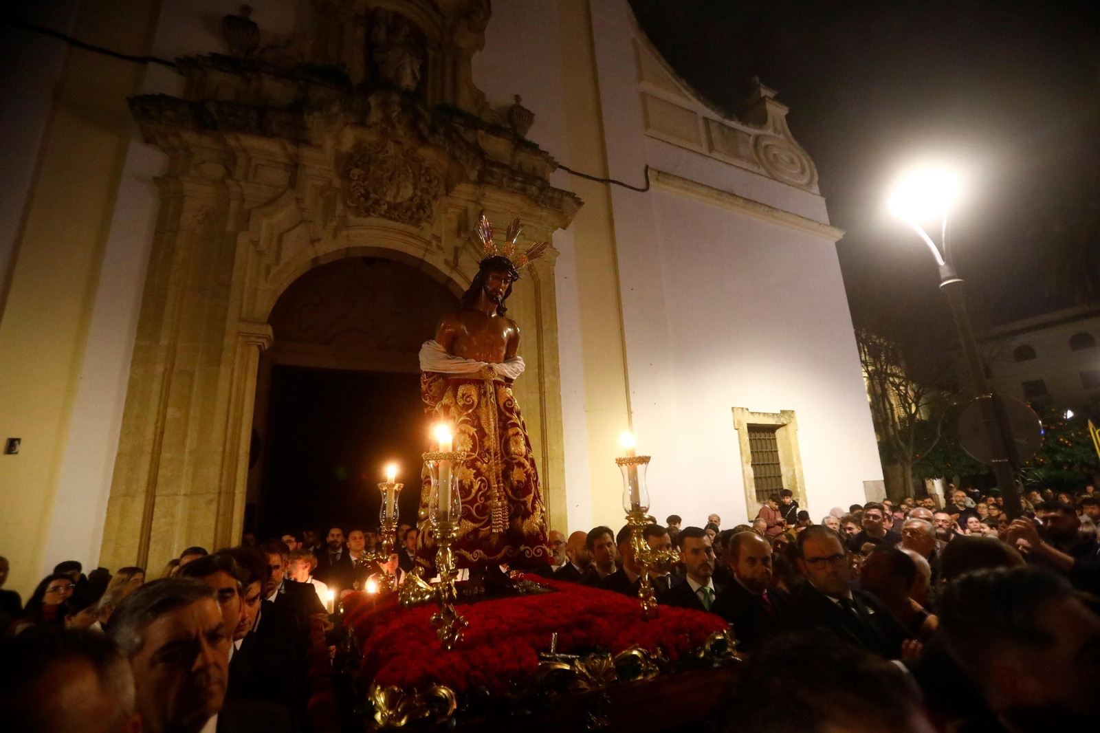 Miércoles de Ceniza en Córdoba: El vía crucis del Señor de las Penas, en imágenes
