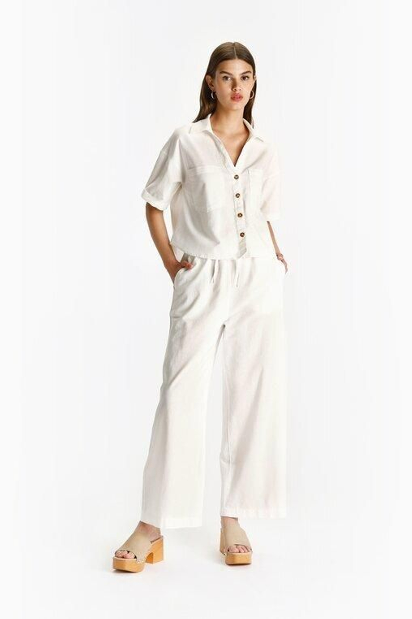Pantalones de lino de Lefties. Pantalones de lino de Lefties.