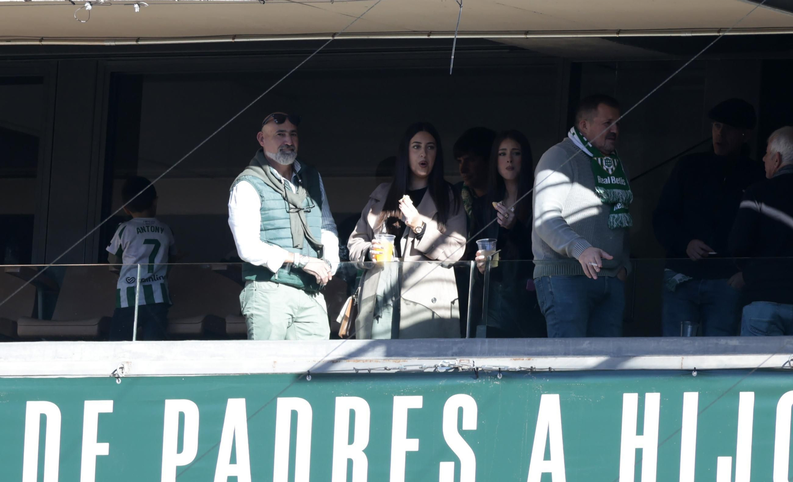 Búscate en las fotos del Betis - Girona