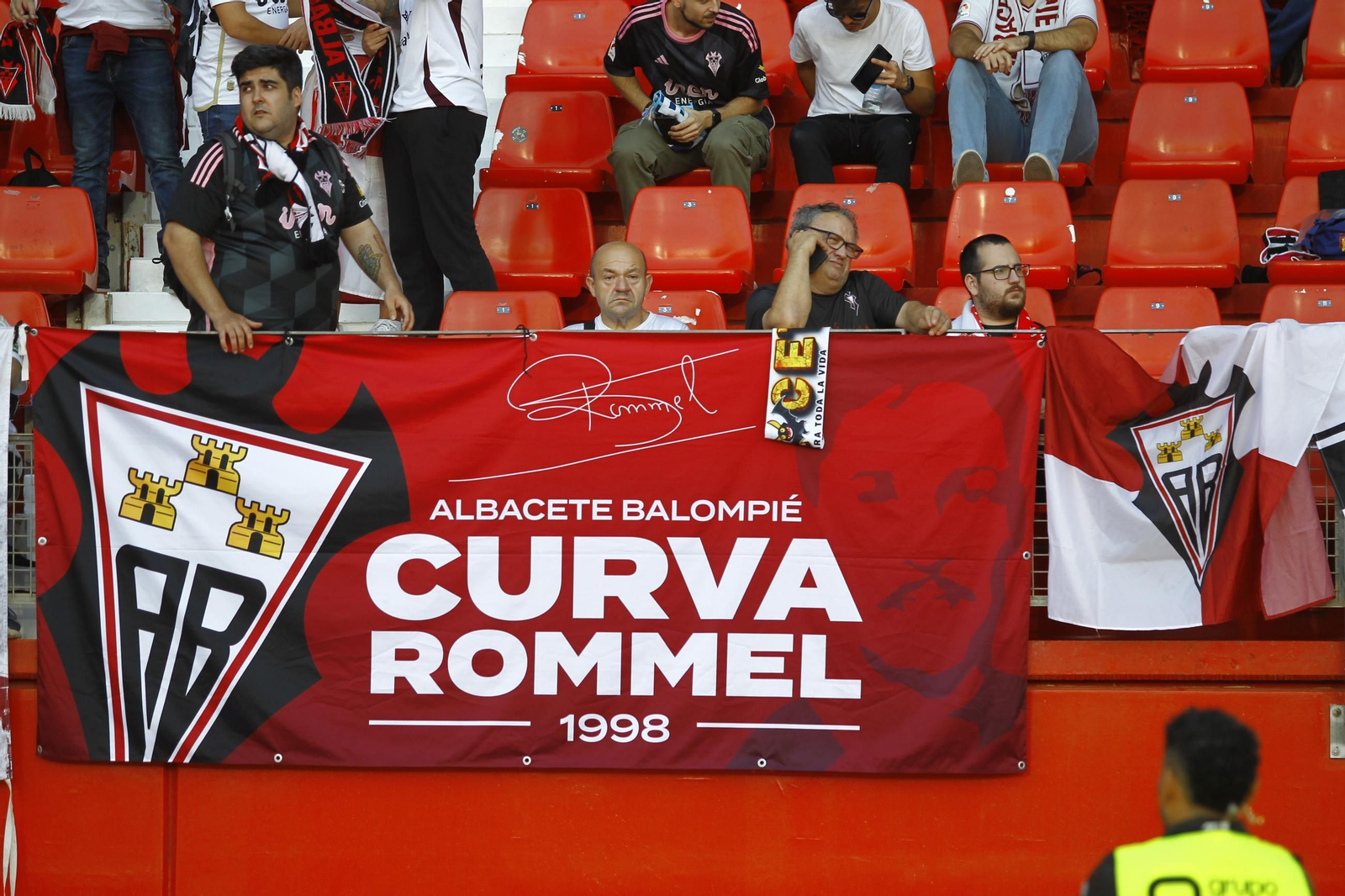 Búscate en las fotos del partido Almería-Albacete