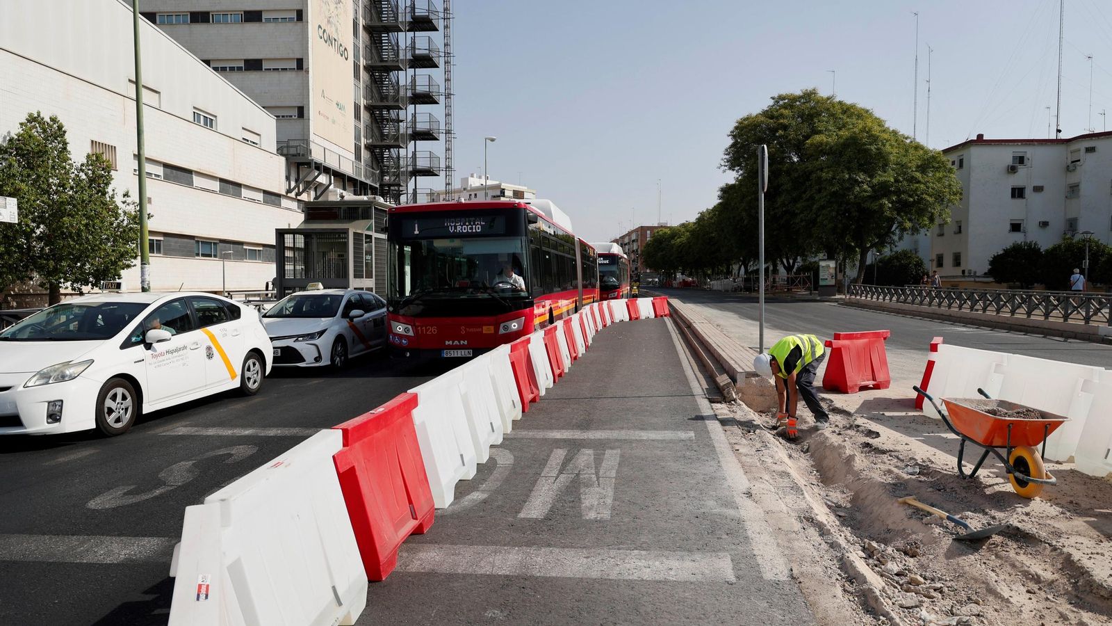 Corte de tráfico por el avance del Metro en Doctor Fedriani y San Juan de Ribera.