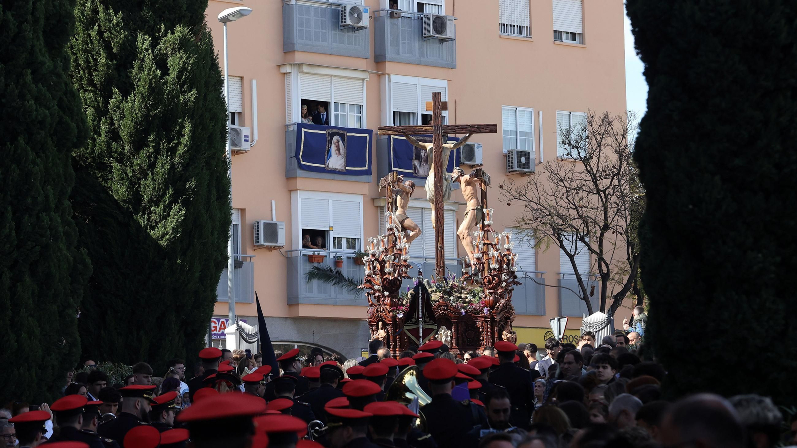 Imágenes de la Hermandad del Perdón en el Domingo de Ramos de Jerez 2025